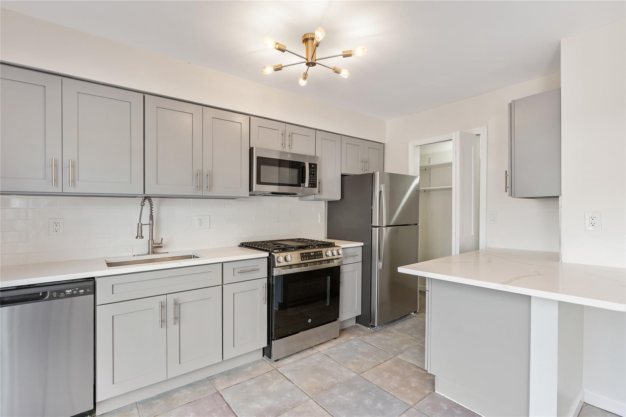 Single Family Sunny Brook  Ulster County, NY 12528, MLS-857999-6
