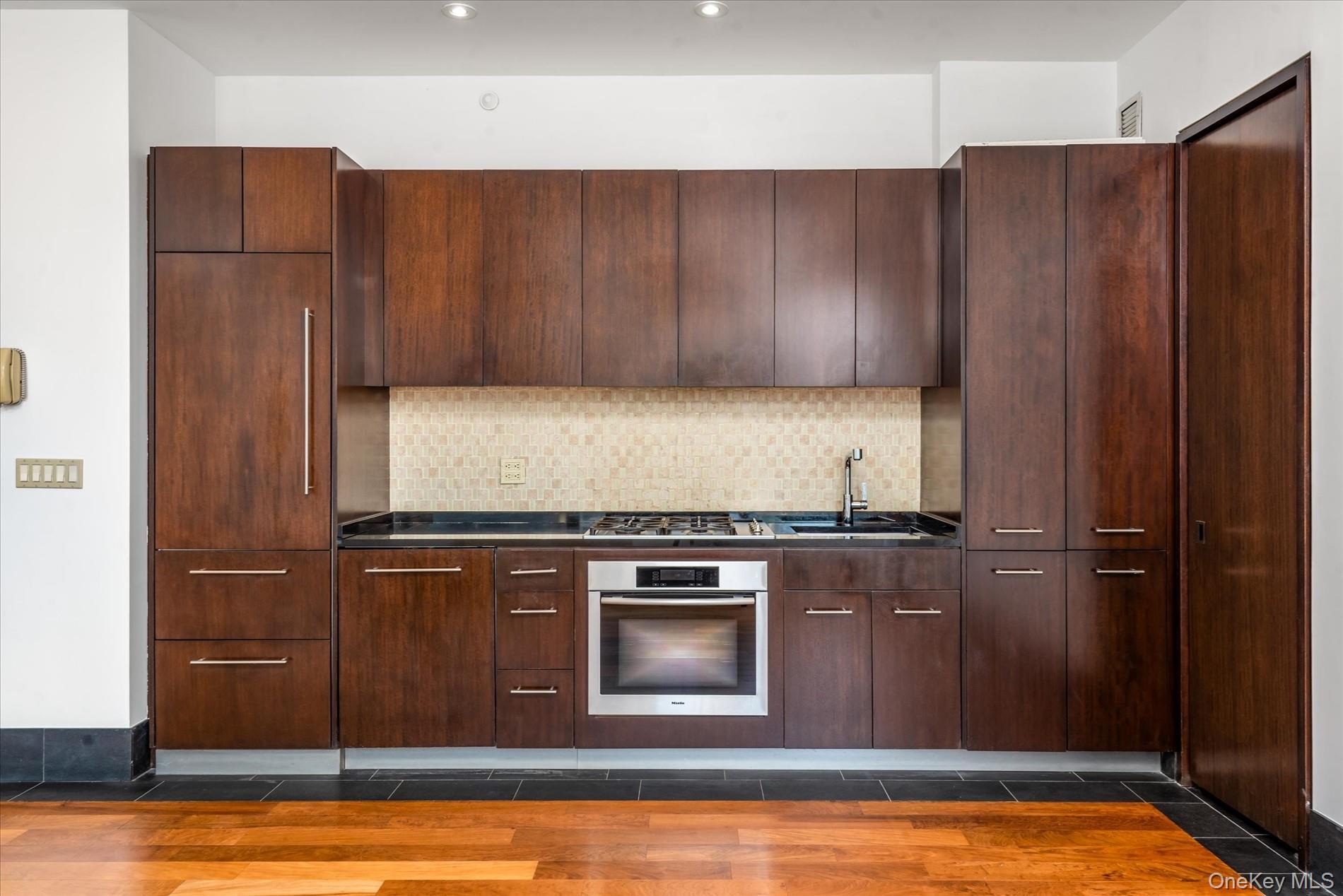 Condo Broad  Manhattan, NY 10004, MLS-858001-10