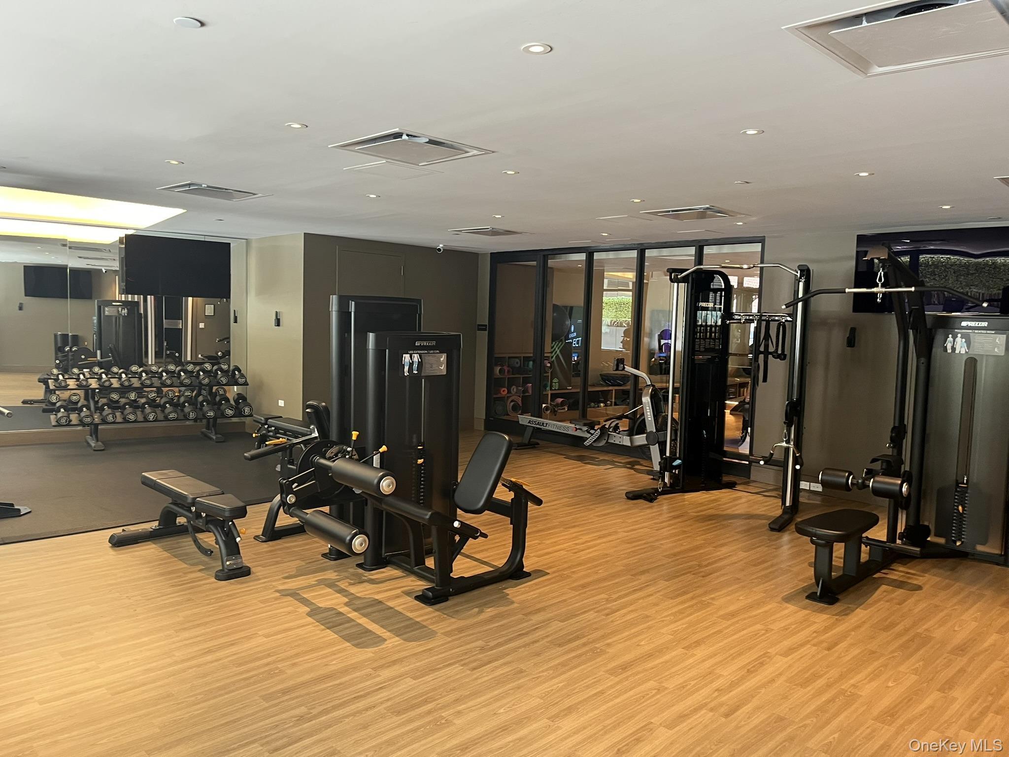 Condo Broad  Manhattan, NY 10004, MLS-858001-25