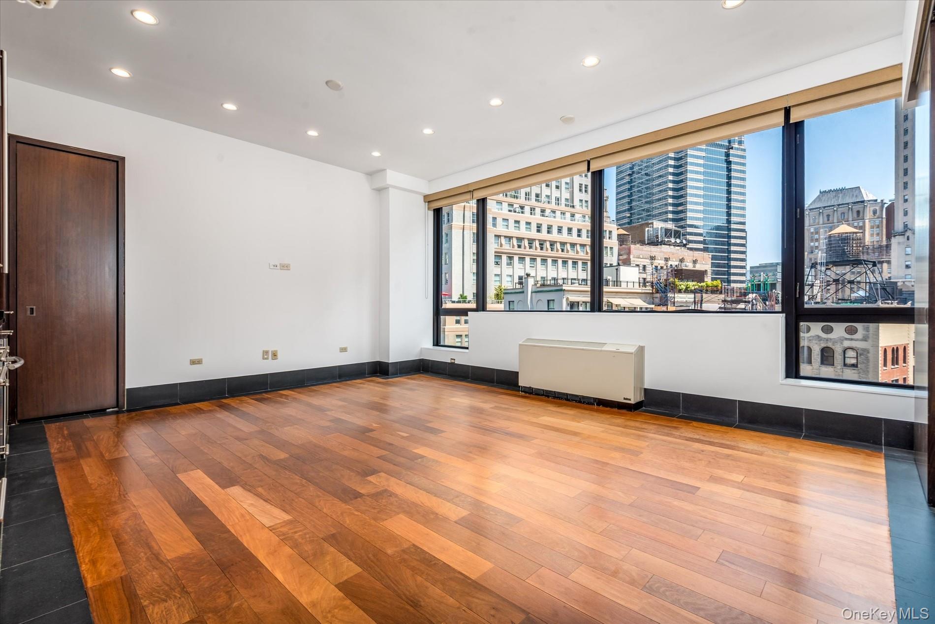 Condo Broad  Manhattan, NY 10004, MLS-858001-6