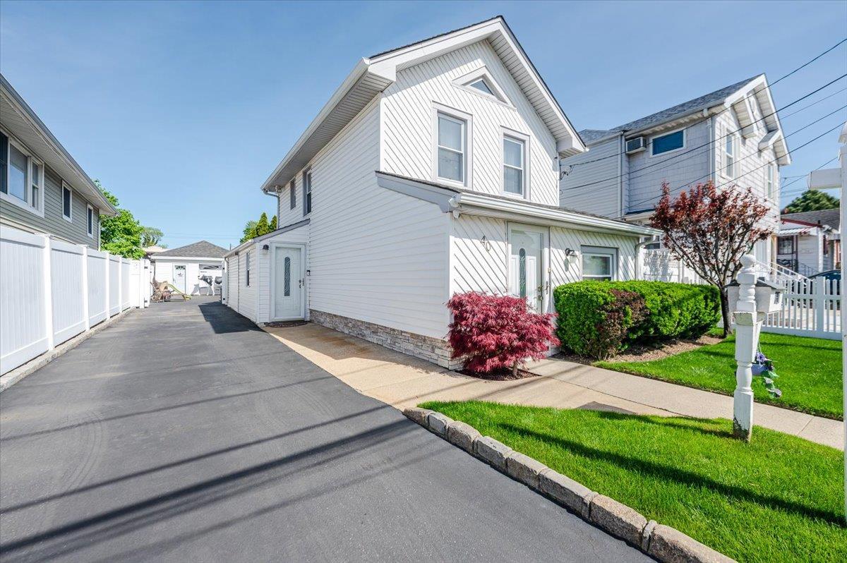 Single Family Roosevelt  Nassau County, NY 11096, MLS-858012-24