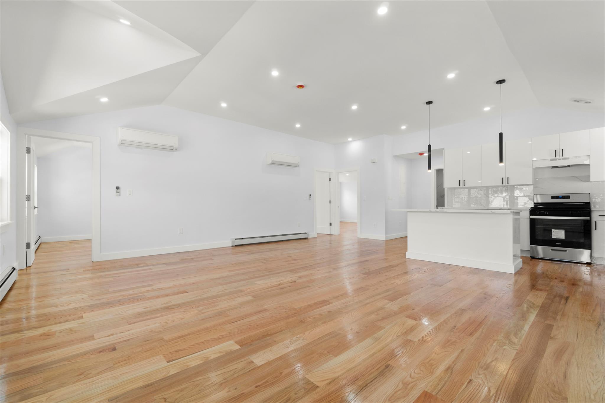 Single Family 112th  Queens, NY 11429, MLS-858023-21
