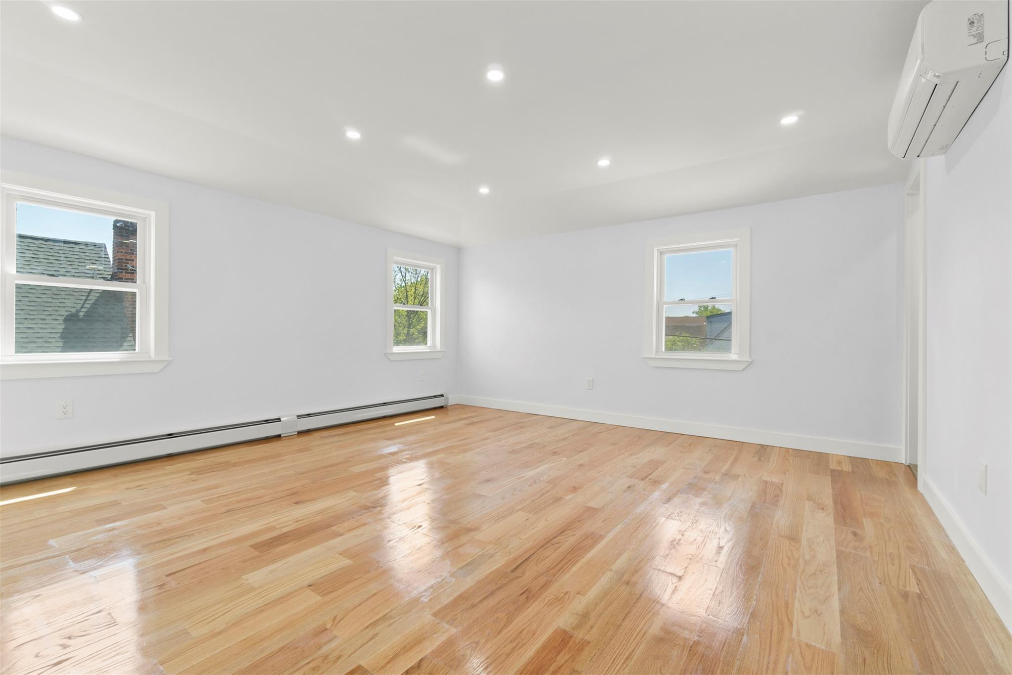 Single Family 112th  Queens, NY 11429, MLS-858023-25