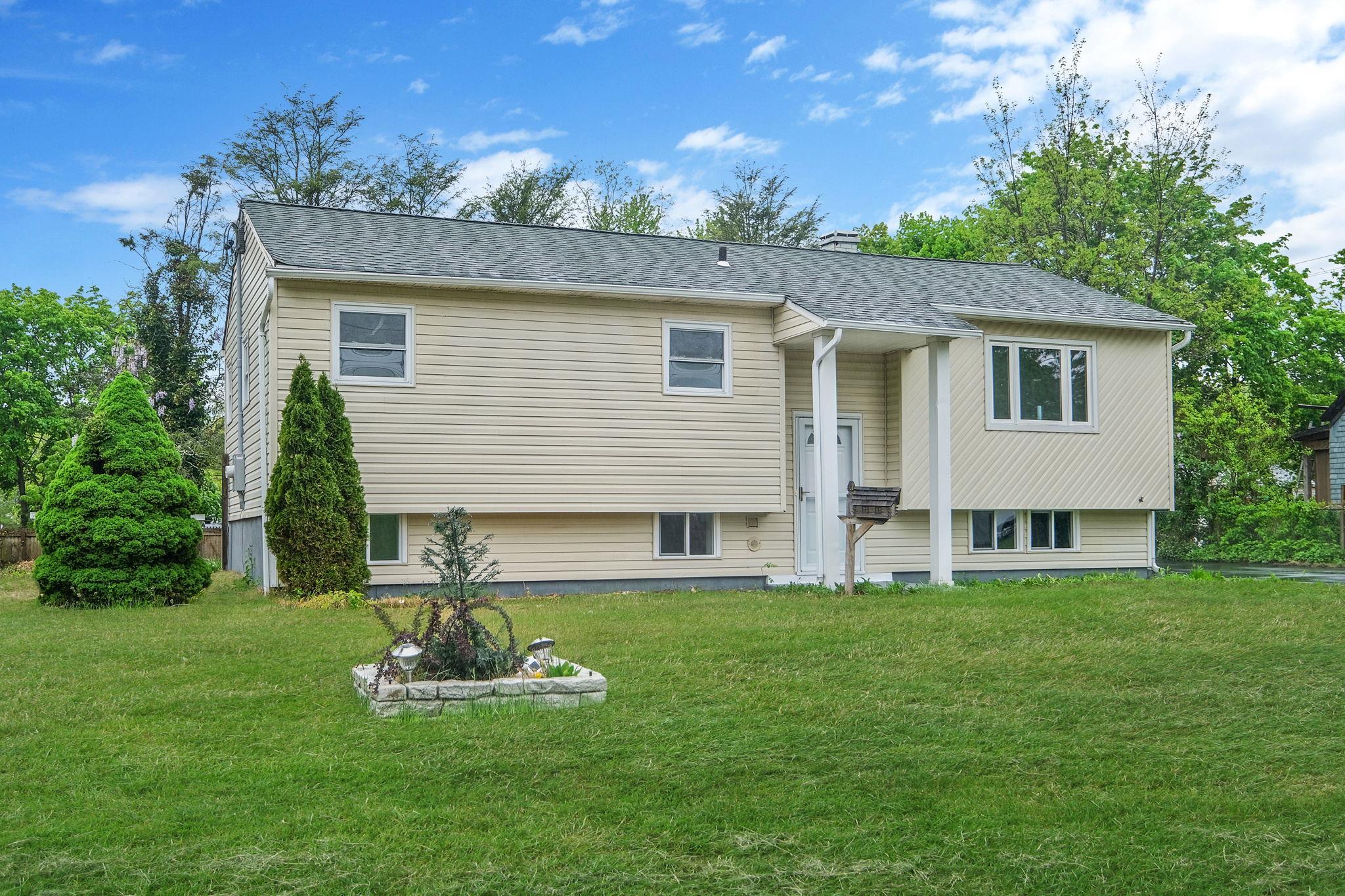 Single Family Kane  Suffolk County, NY 11763, MLS-858037-3