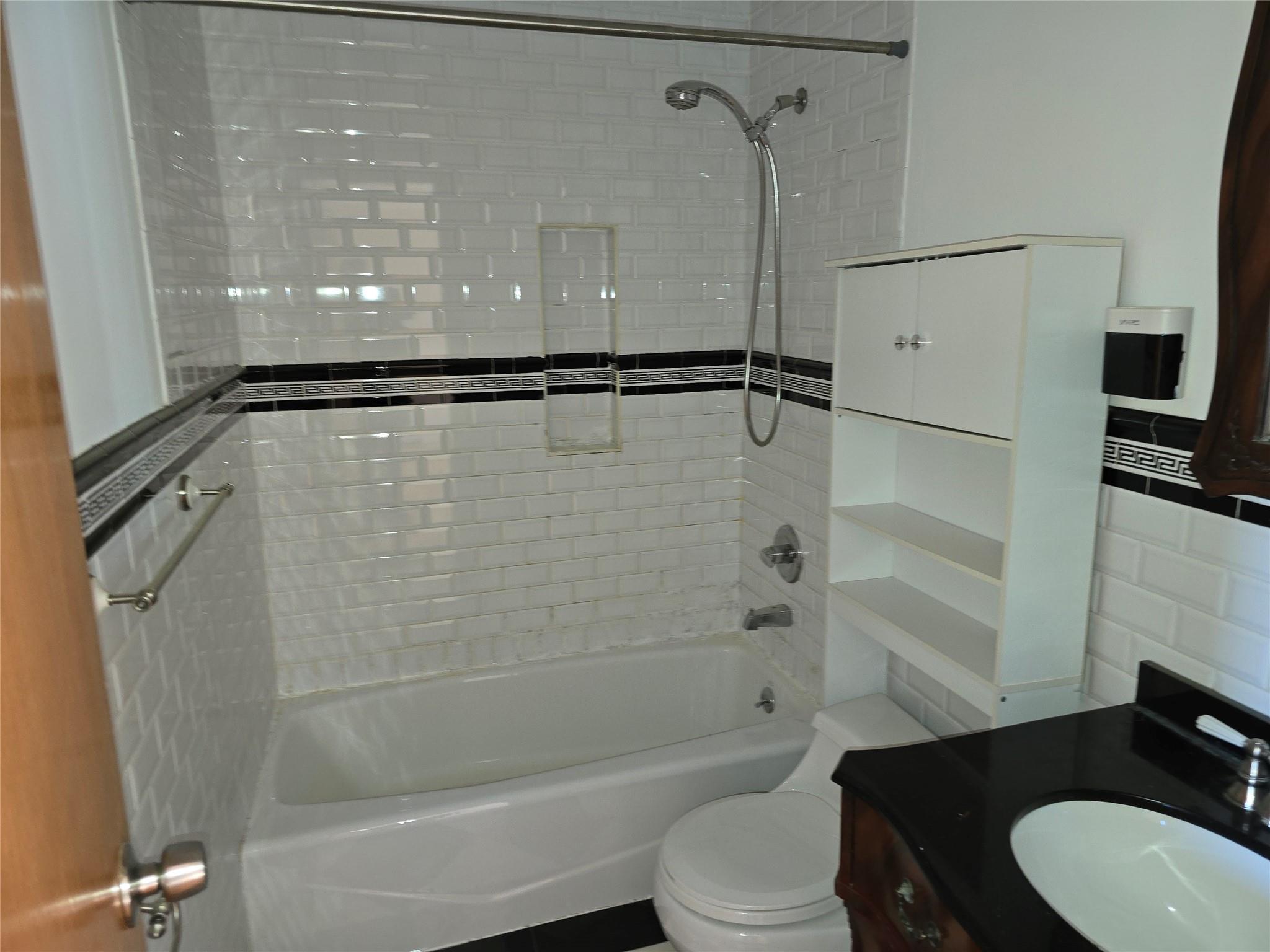 Single Family 45th  Queens, NY 11377, MLS-858043-25