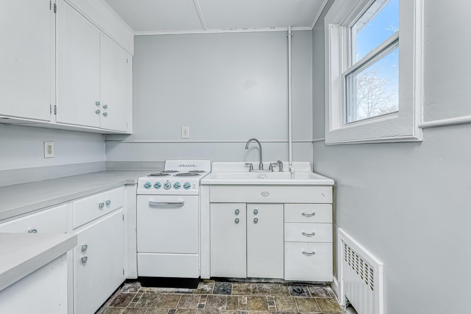 Single Family Ulster  Orange County, NY 12586, MLS-858047-17