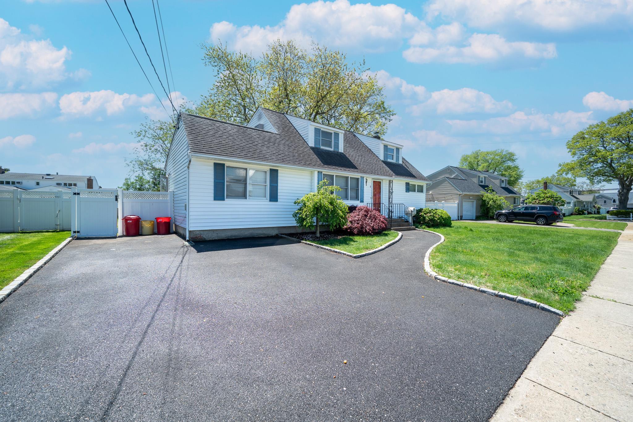 Single Family Pompano  Nassau County, NY 11762, MLS-858060-3