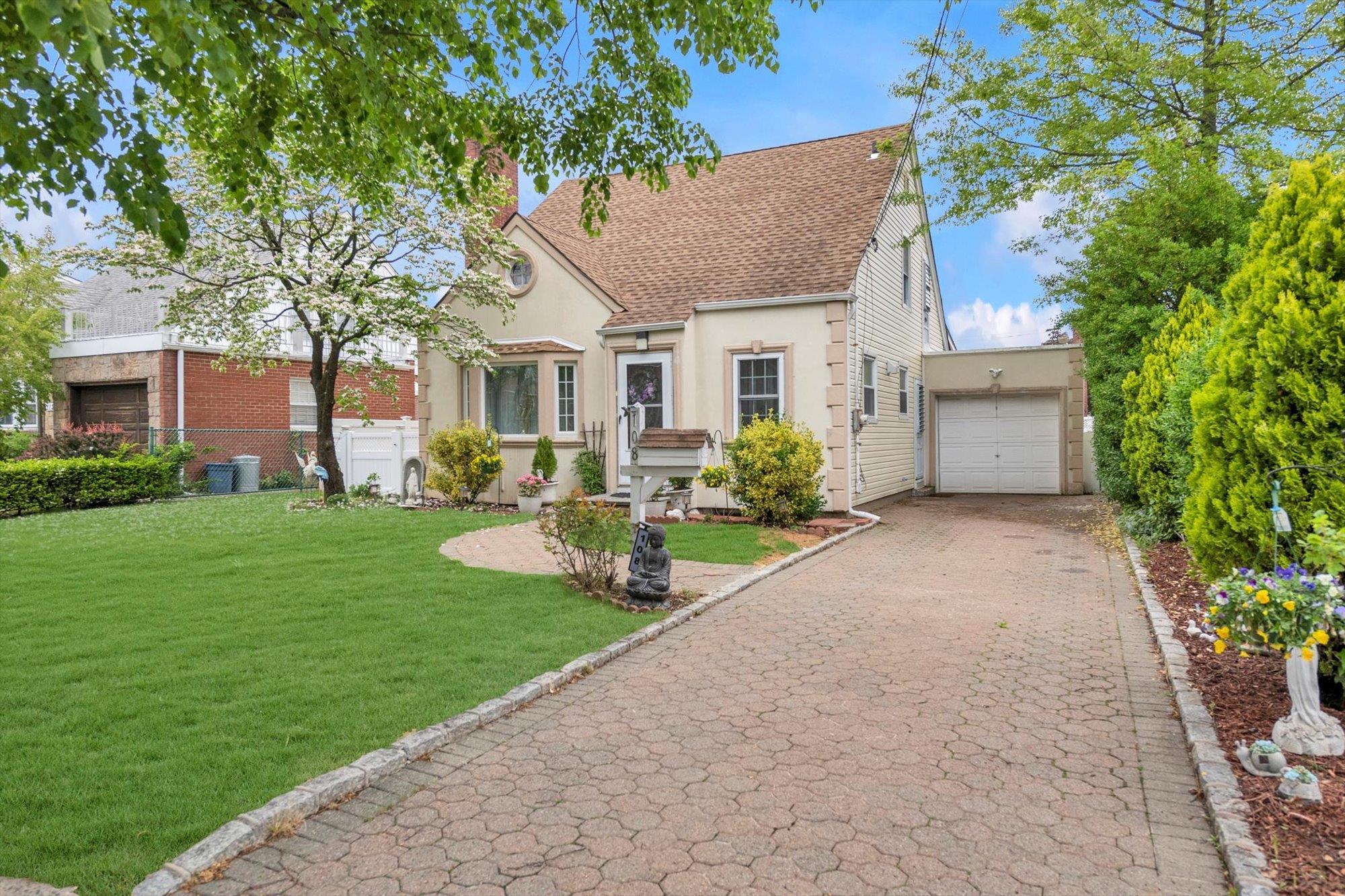 Single Family Gerard  Nassau County, NY 11040, MLS-858110-20
