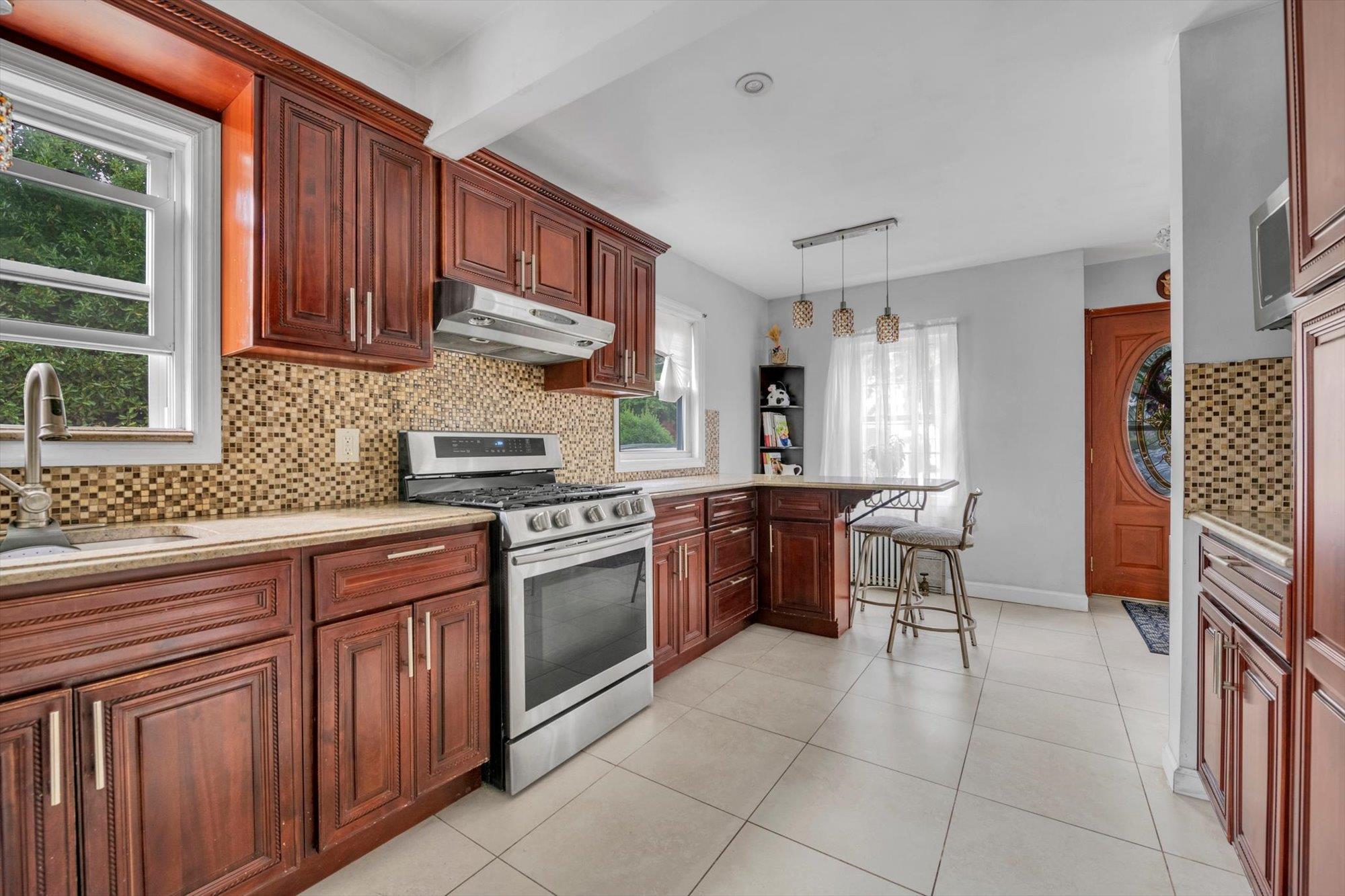 Single Family Gerard  Nassau County, NY 11040, MLS-858110-6