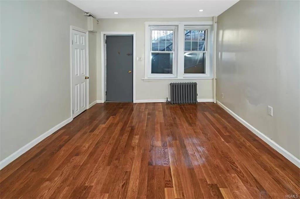 Single Family Matilda  Bronx, NY 10470, MLS-858133-4