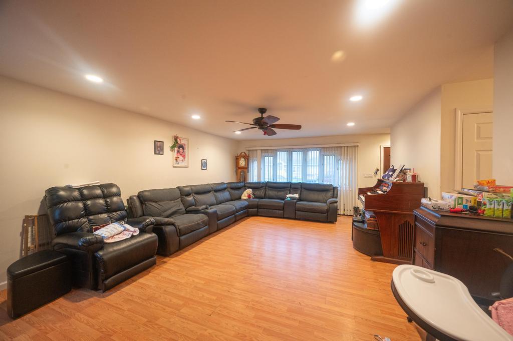 Single Family Ronald  Suffolk County, NY 11701, MLS-858168-10