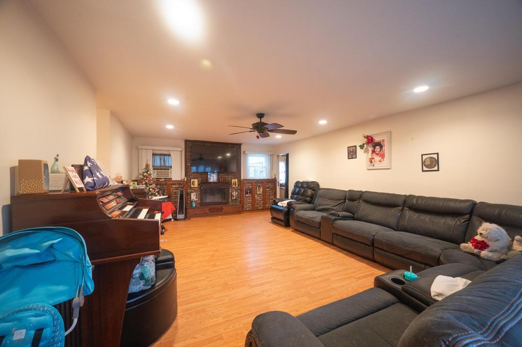 Single Family Ronald  Suffolk County, NY 11701, MLS-858168-7