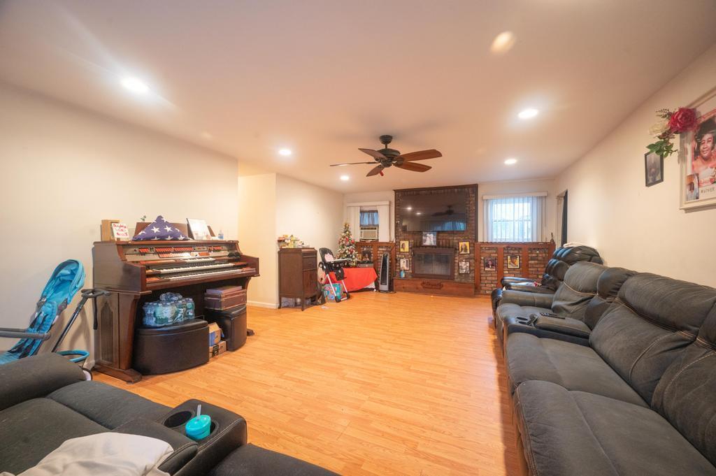 Single Family Ronald  Suffolk County, NY 11701, MLS-858168-8