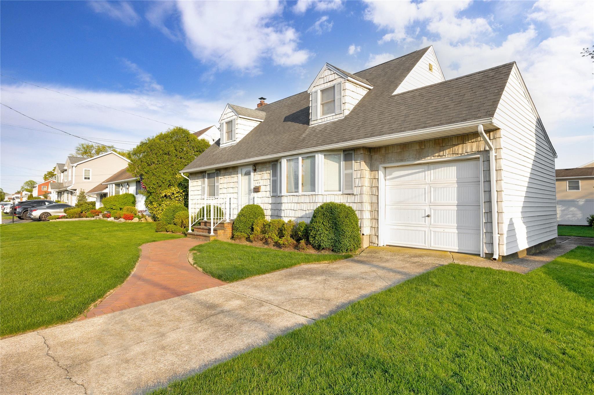 Single Family Willard  Nassau County, NY 11735, MLS-858205-3