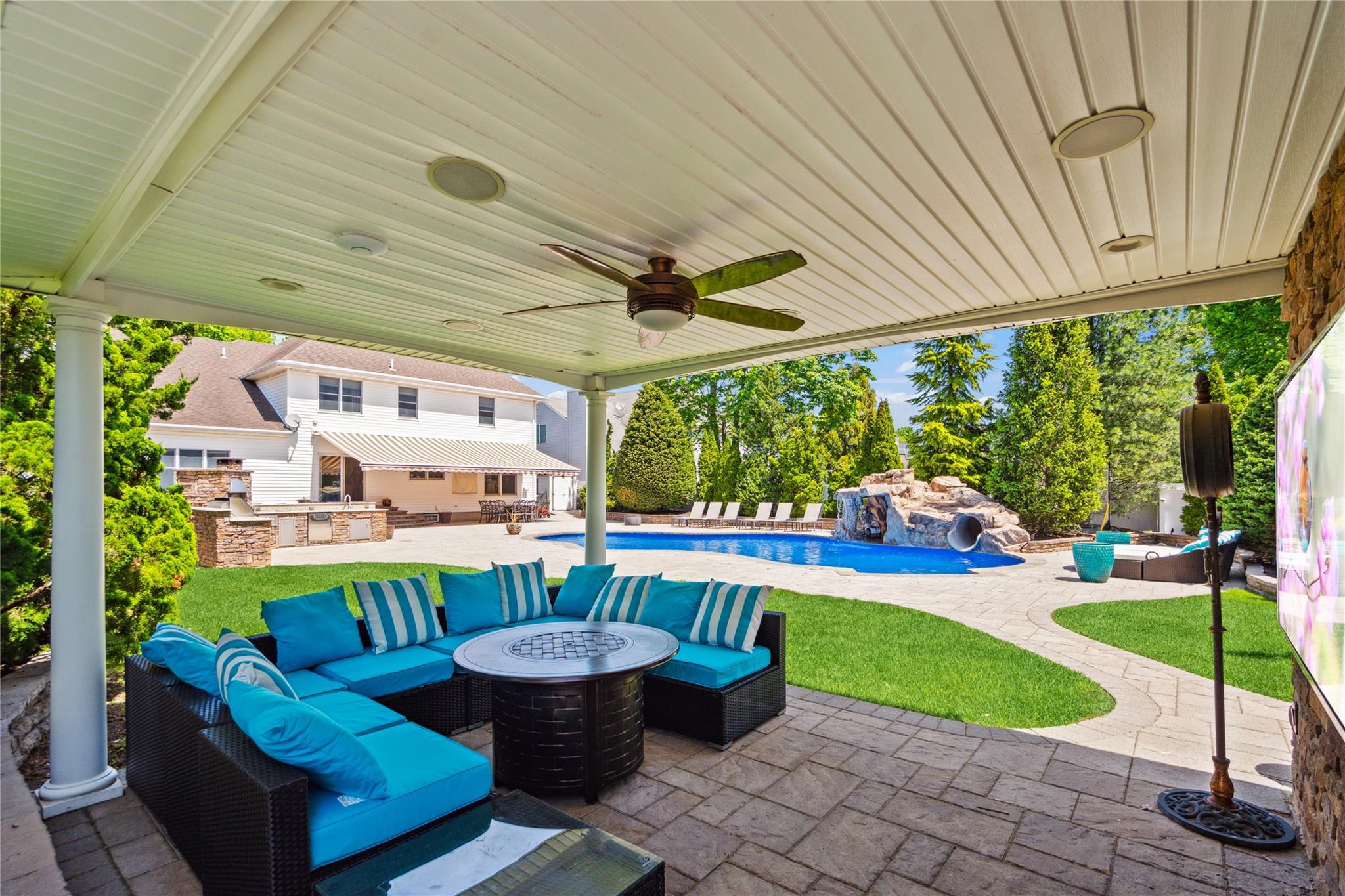 Single Family Millennium  Suffolk County, NY 11716, MLS-858225-40