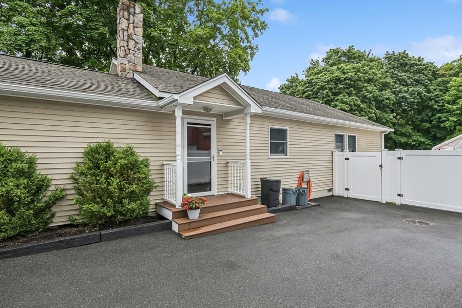 Single Family 21st  Suffolk County, NY 11746, MLS-858231-11