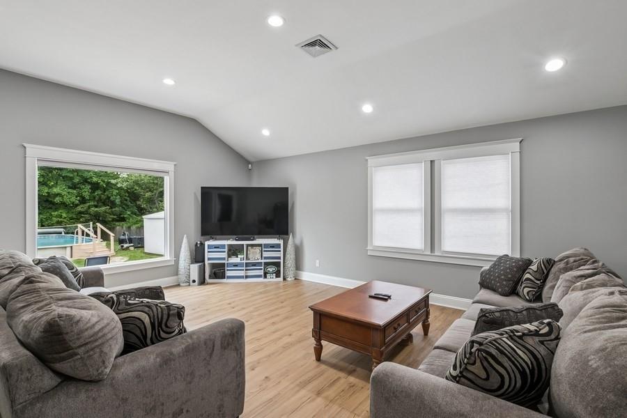 Single Family 21st  Suffolk County, NY 11746, MLS-858231-14