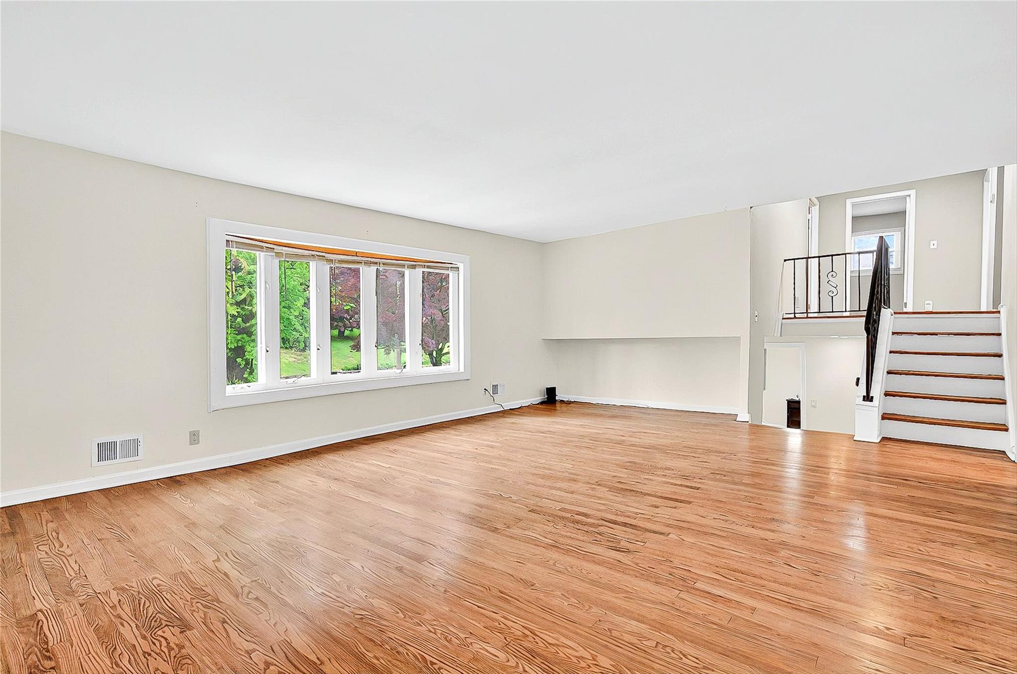 Single Family Chauncey  Westchester County, NY 10707, MLS-858264-10