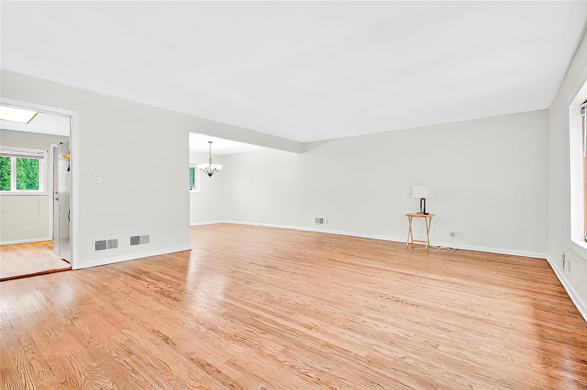Single Family Chauncey  Westchester County, NY 10707, MLS-858264-7