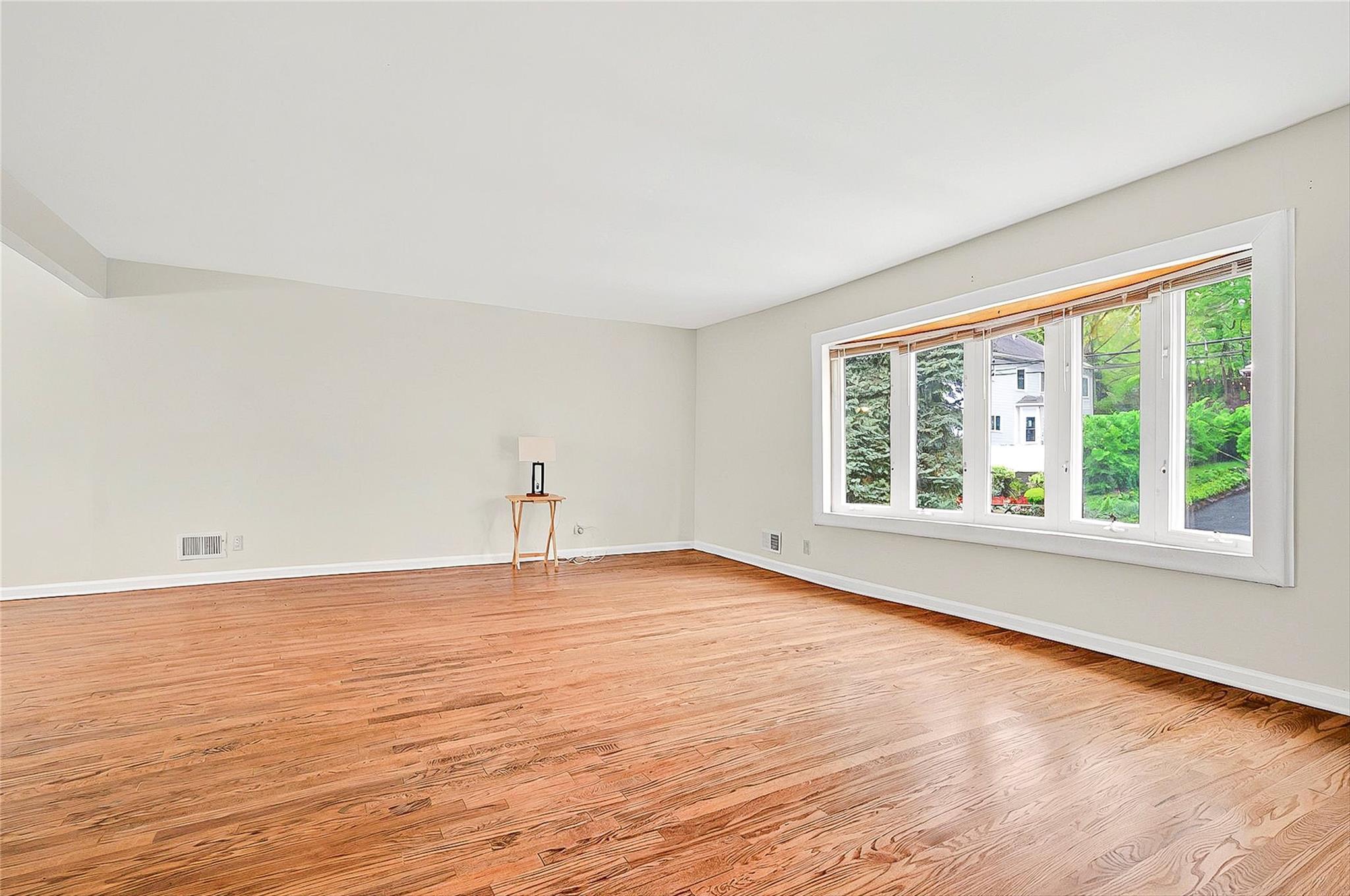 Single Family Chauncey  Westchester County, NY 10707, MLS-858264-8