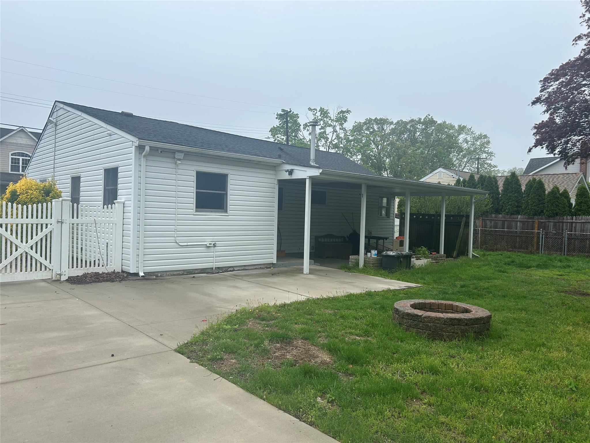 Single Family Helen  Suffolk County, NY 11720, MLS-858266-6