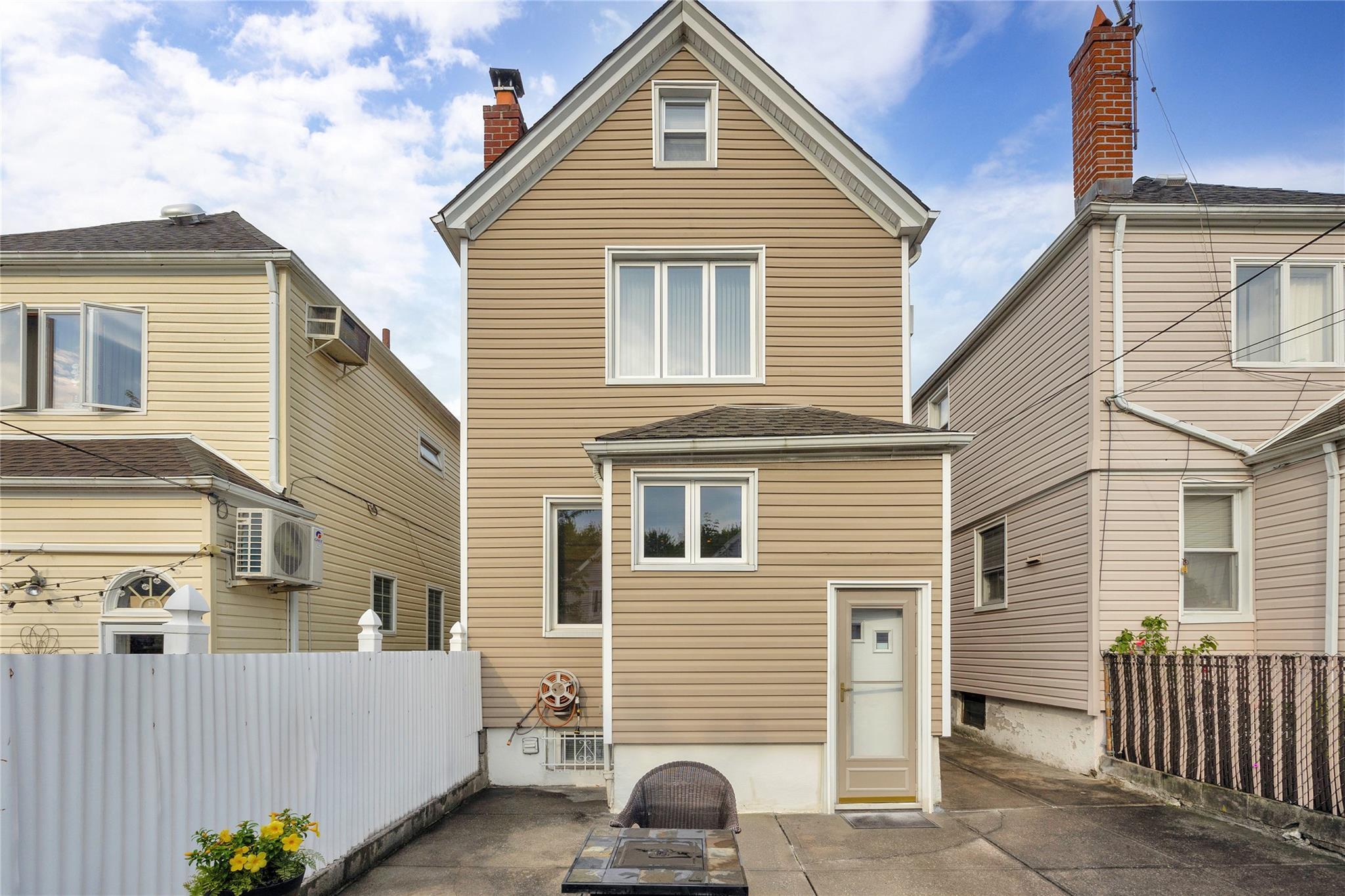 Single Family 64  Queens, NY 11385, MLS-858269-21