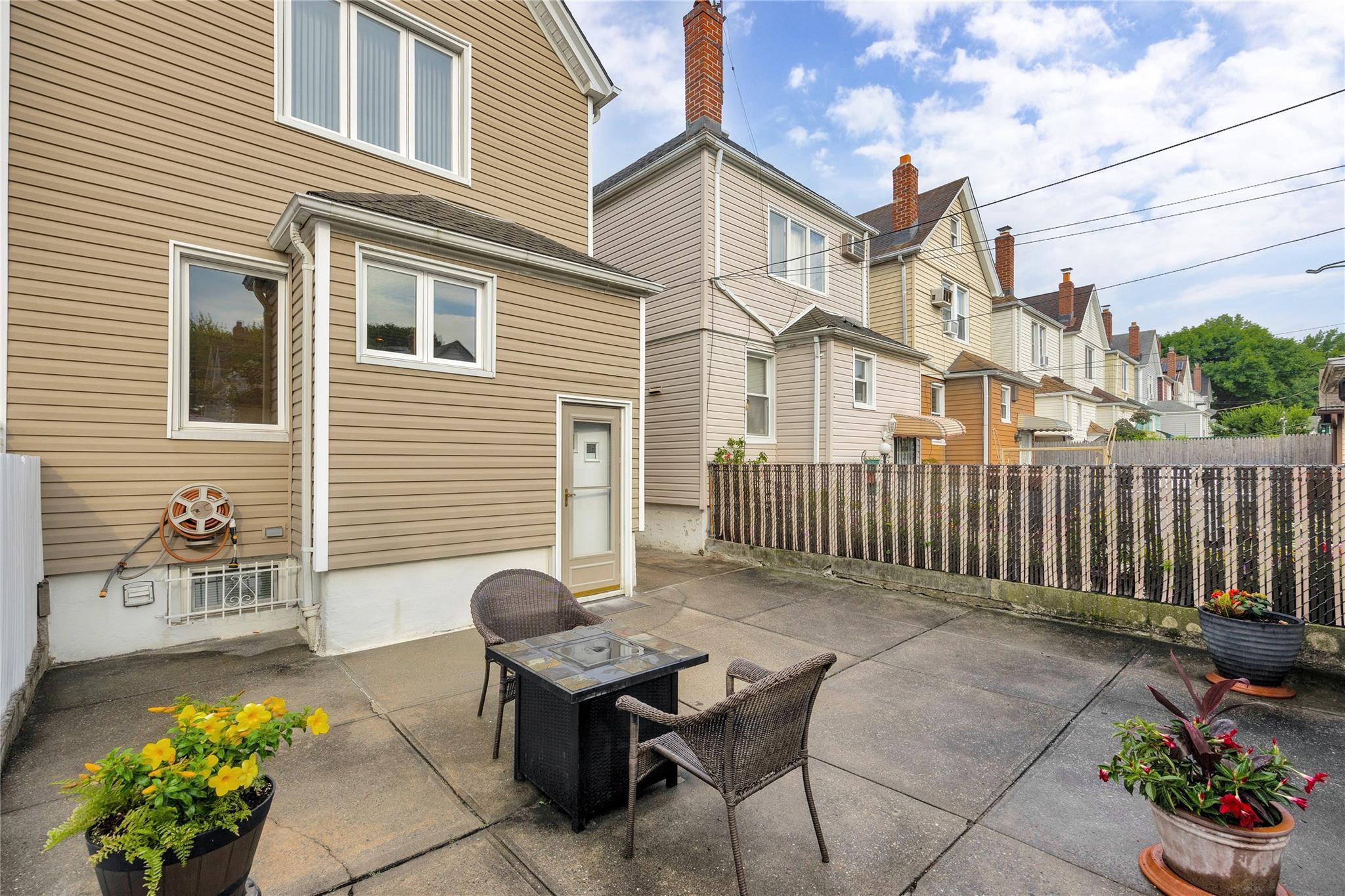 Single Family 64  Queens, NY 11385, MLS-858269-22