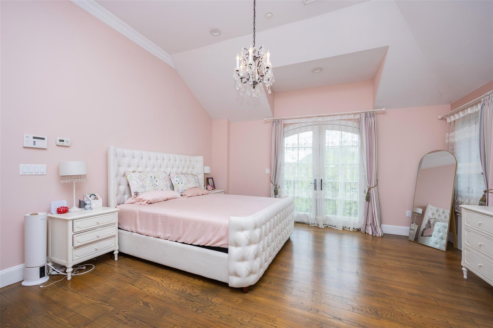 Single Family 6th  Queens, NY 11357, MLS-858284-15