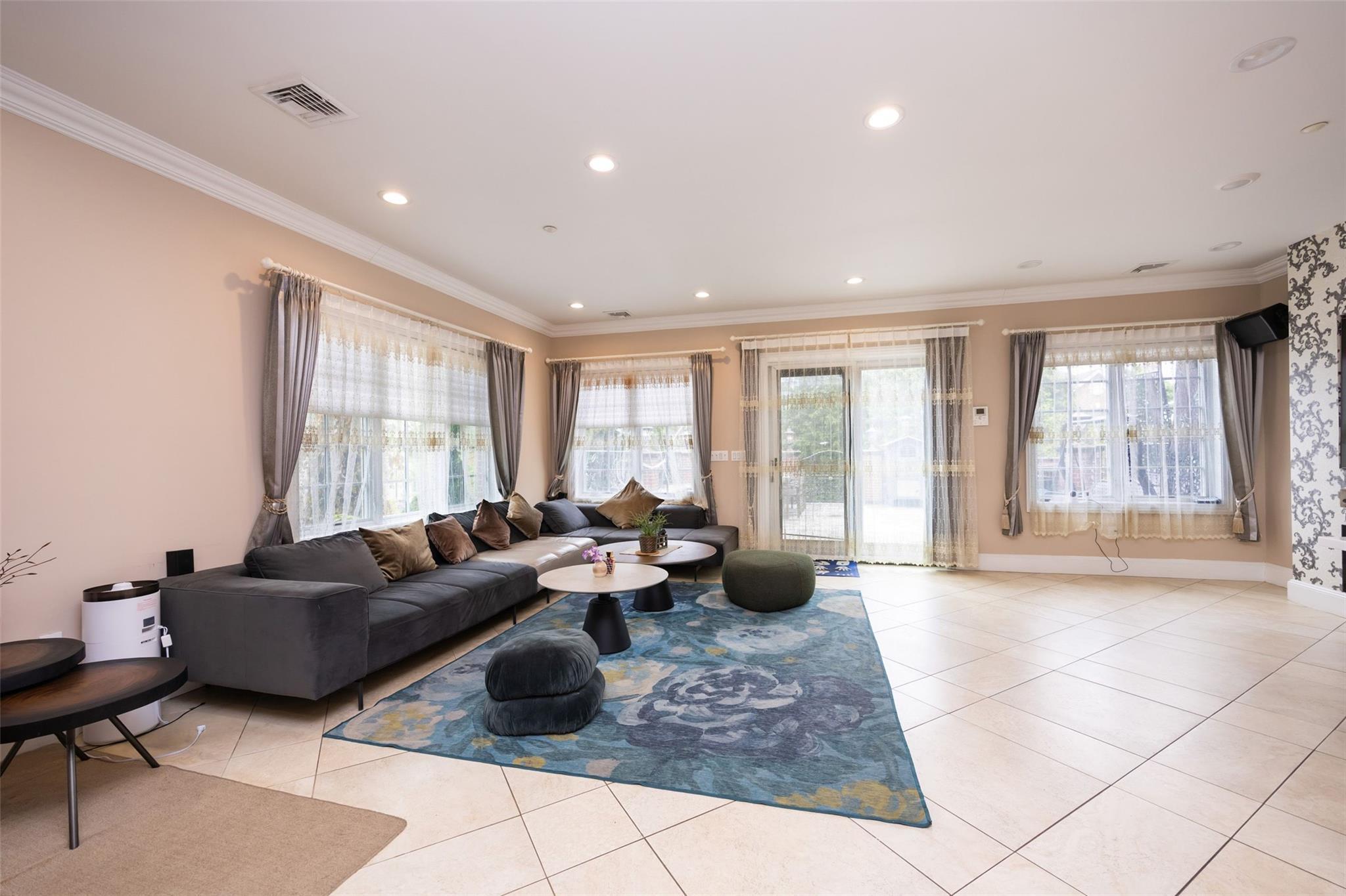 Single Family 6th  Queens, NY 11357, MLS-858284-5