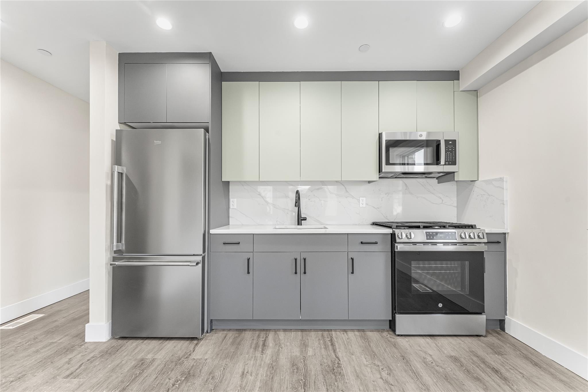 Single Family 56th  Queens, NY 11377, MLS-858290-3