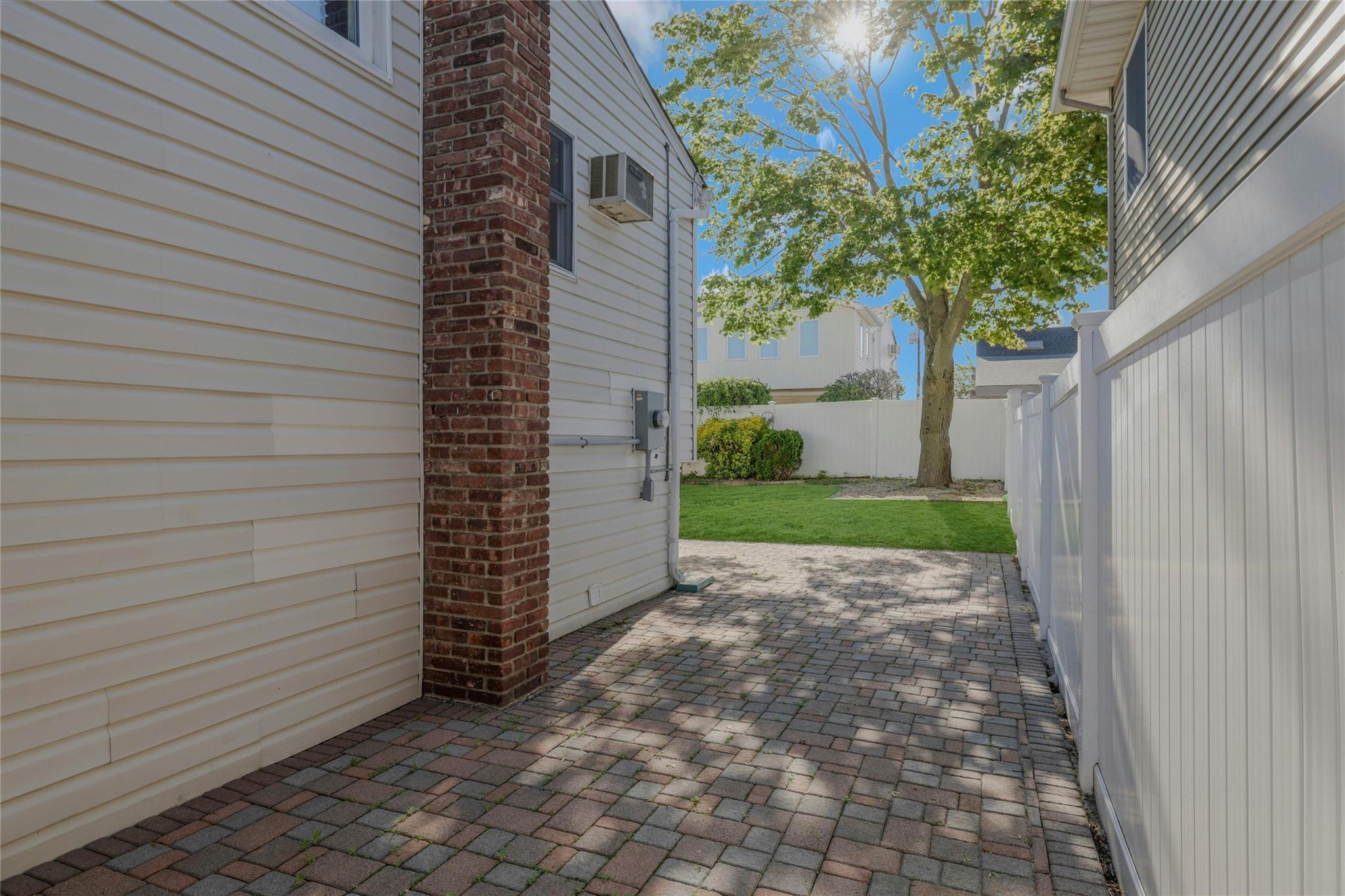 Single Family Atlantic  Nassau County, NY 11762, MLS-858292-19