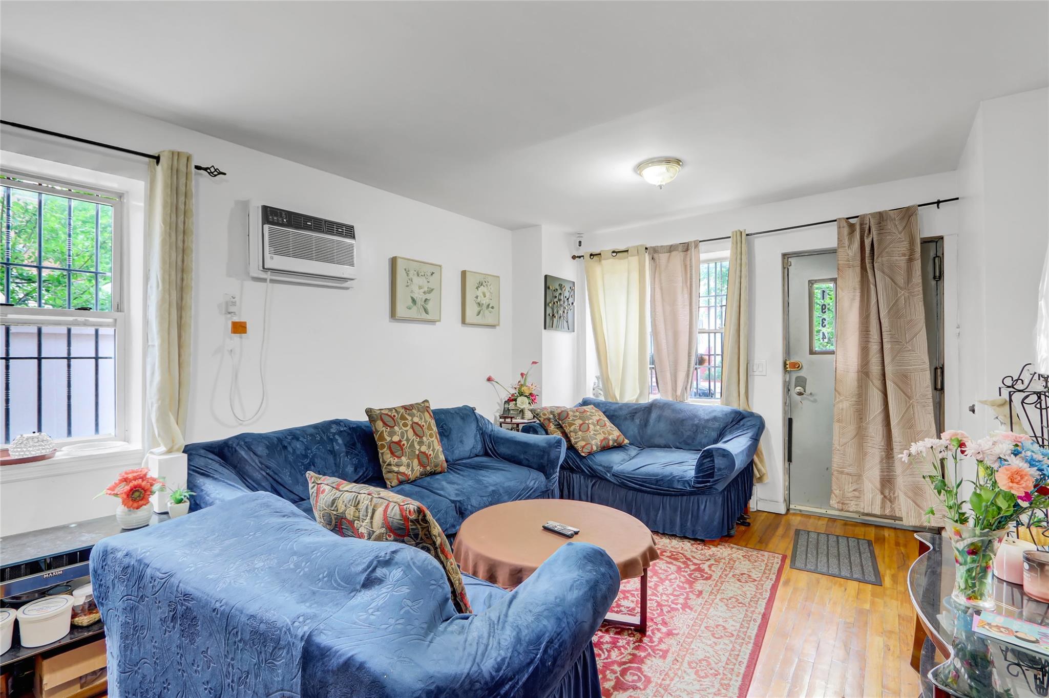 Single Family Chatterton  Bronx, NY 10472, MLS-858300-31