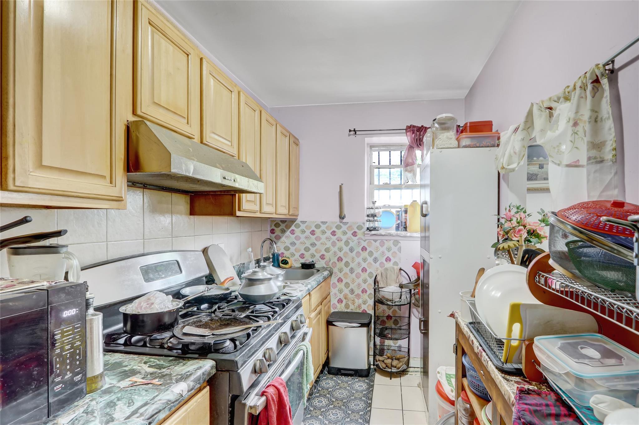 Single Family Chatterton  Bronx, NY 10472, MLS-858300-32