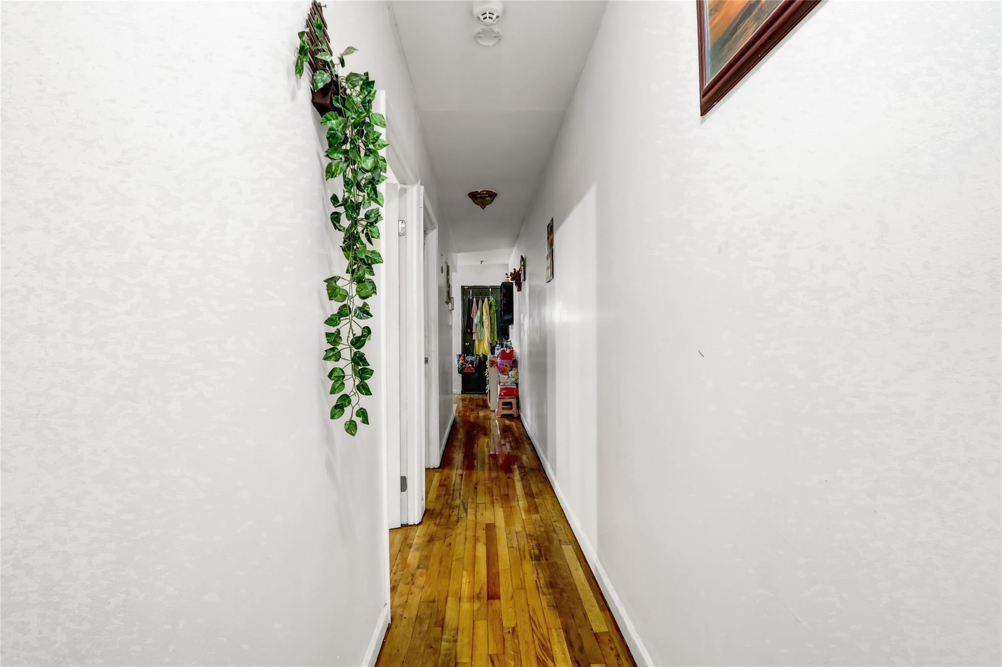Single Family Chatterton  Bronx, NY 10472, MLS-858300-34