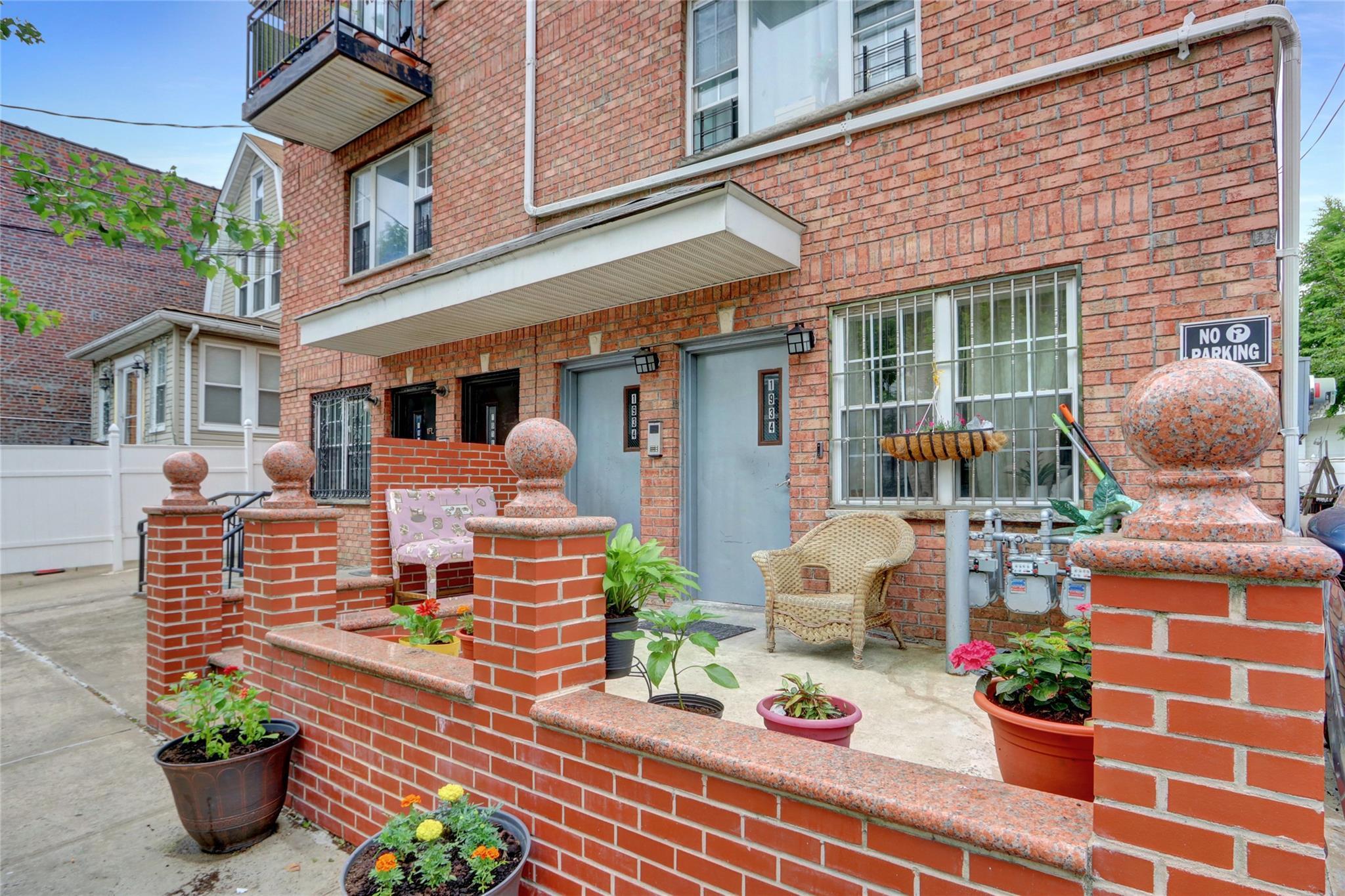 Single Family Chatterton  Bronx, NY 10472, MLS-858300-4
