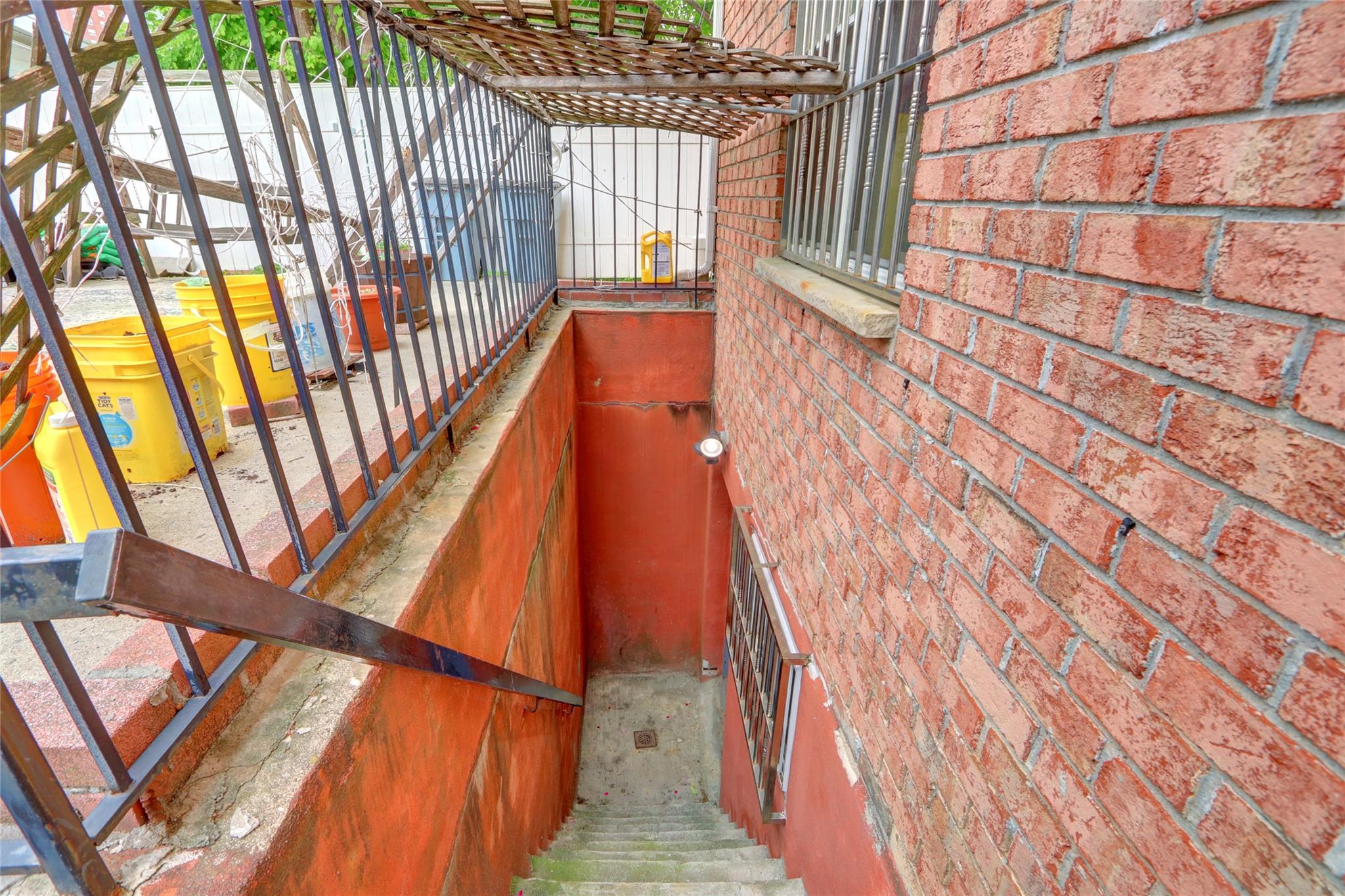 Single Family Chatterton  Bronx, NY 10472, MLS-858300-40
