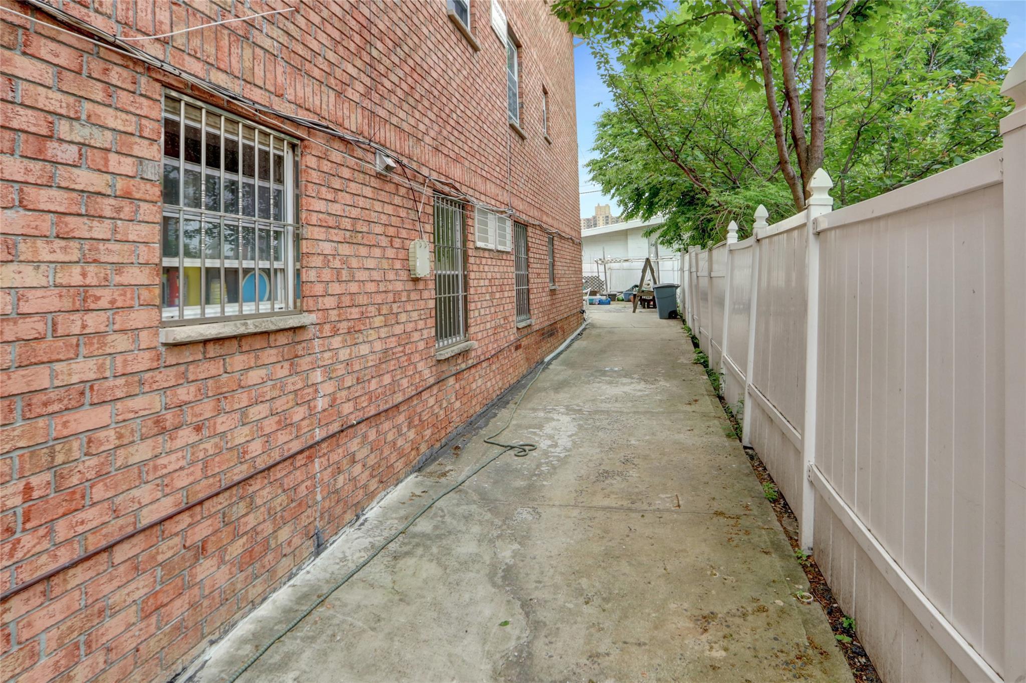 Single Family Chatterton  Bronx, NY 10472, MLS-858300-6