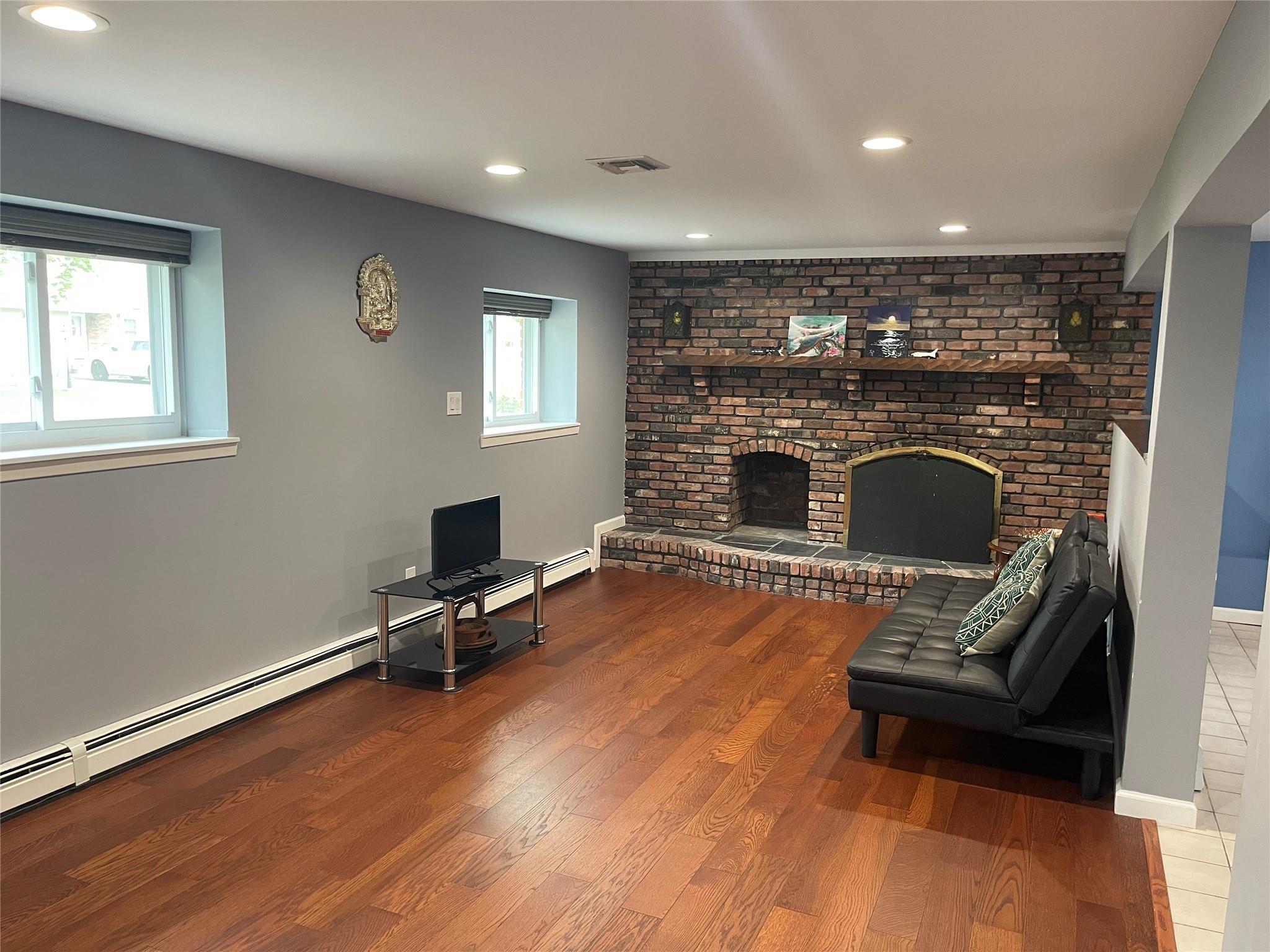 Single Family Plymouth  Suffolk County, NY 11746, MLS-858306-30