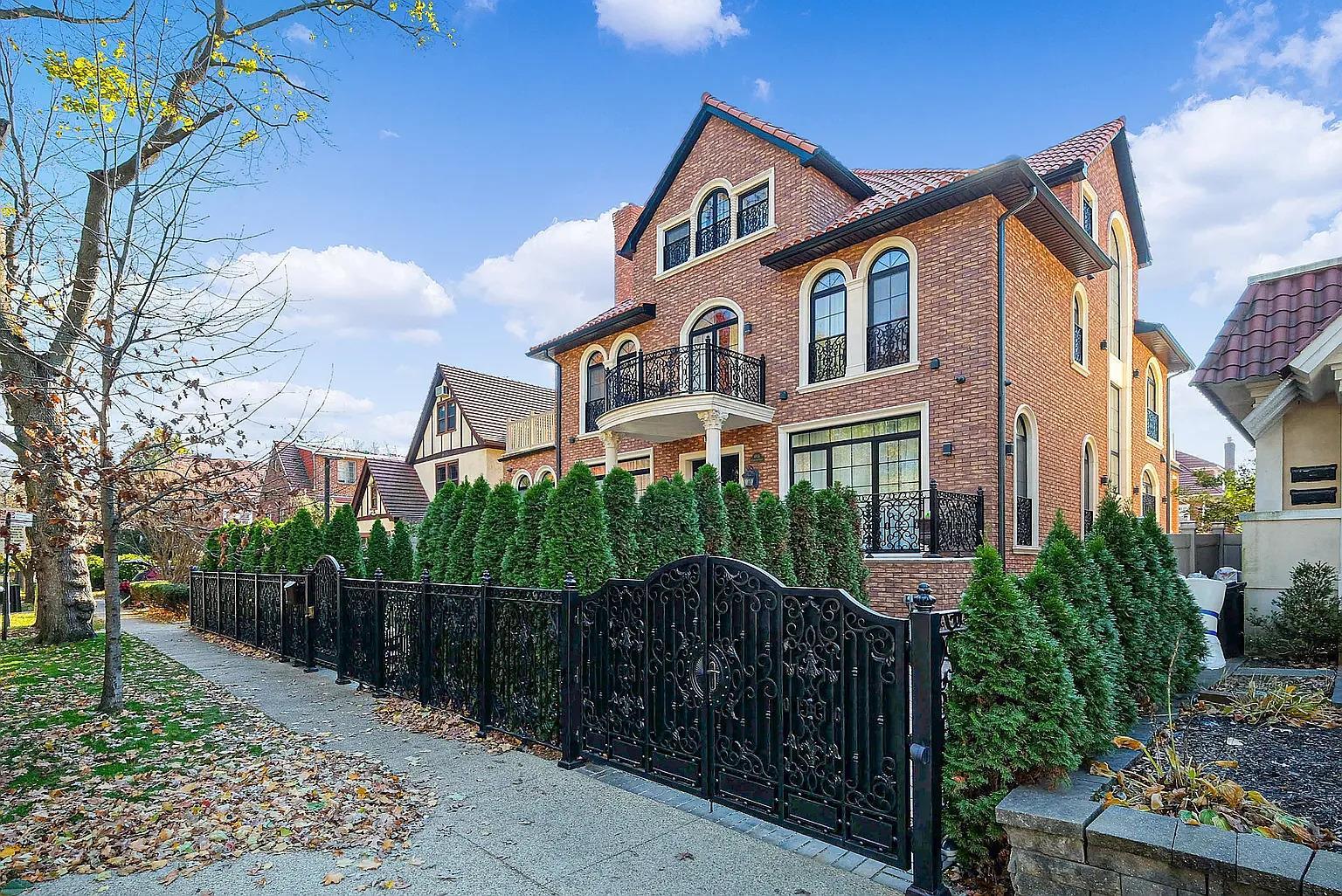 Single Family Dartmouth  Queens, NY 11375, MLS-858307-2