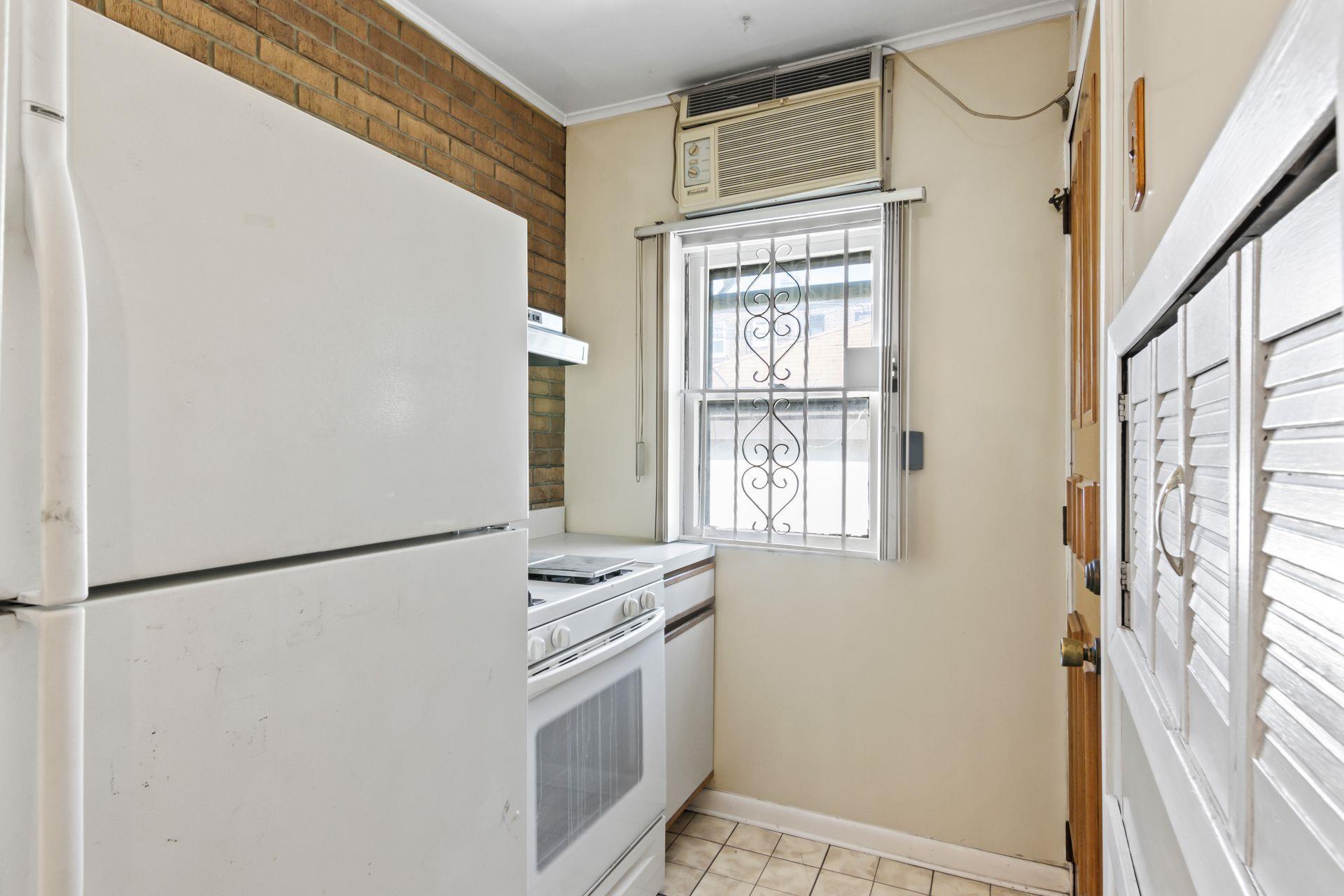 Single Family 35th  Queens, NY 11105, MLS-858325-14