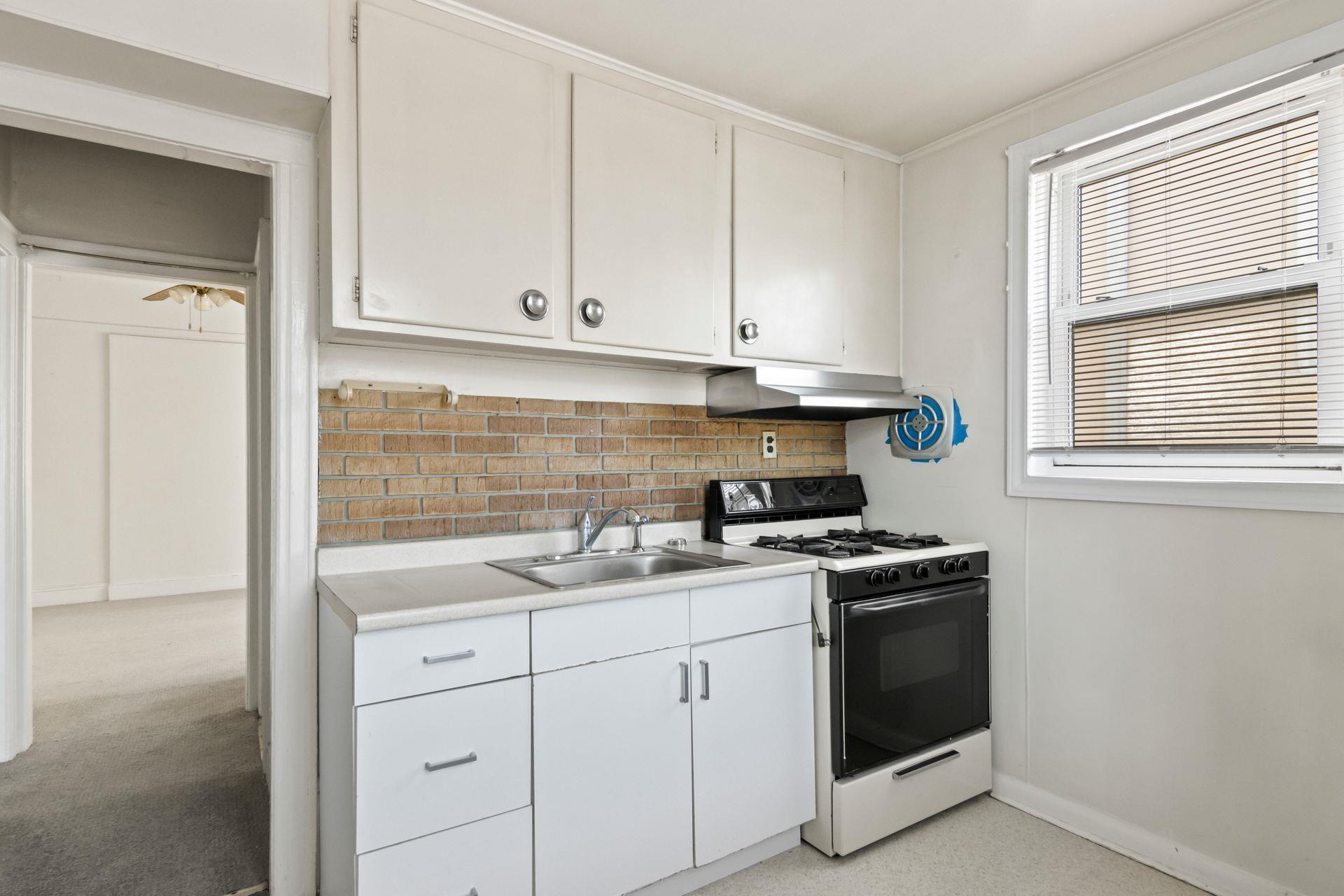 Single Family 35th  Queens, NY 11105, MLS-858325-22