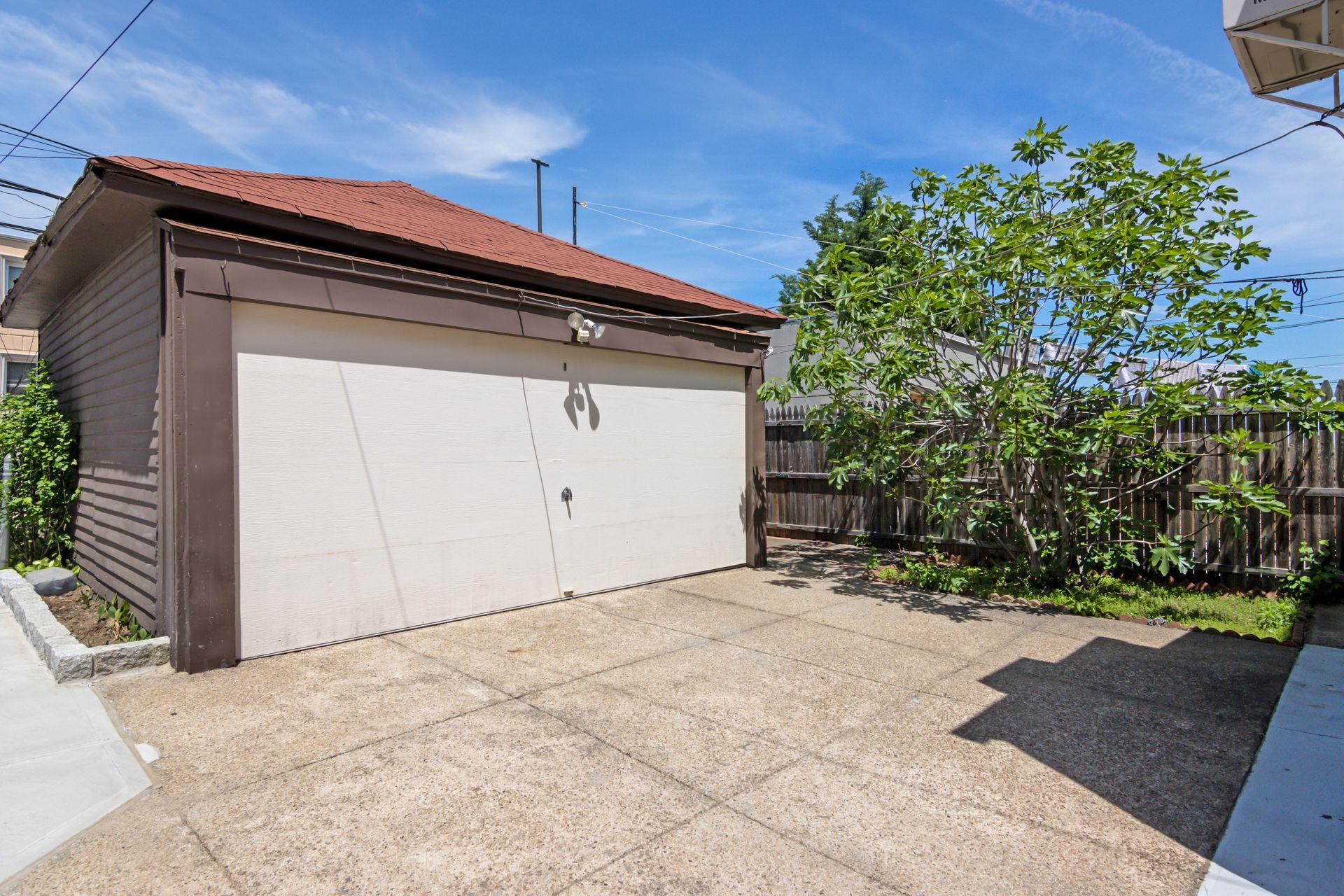 Single Family 35th  Queens, NY 11105, MLS-858325-28