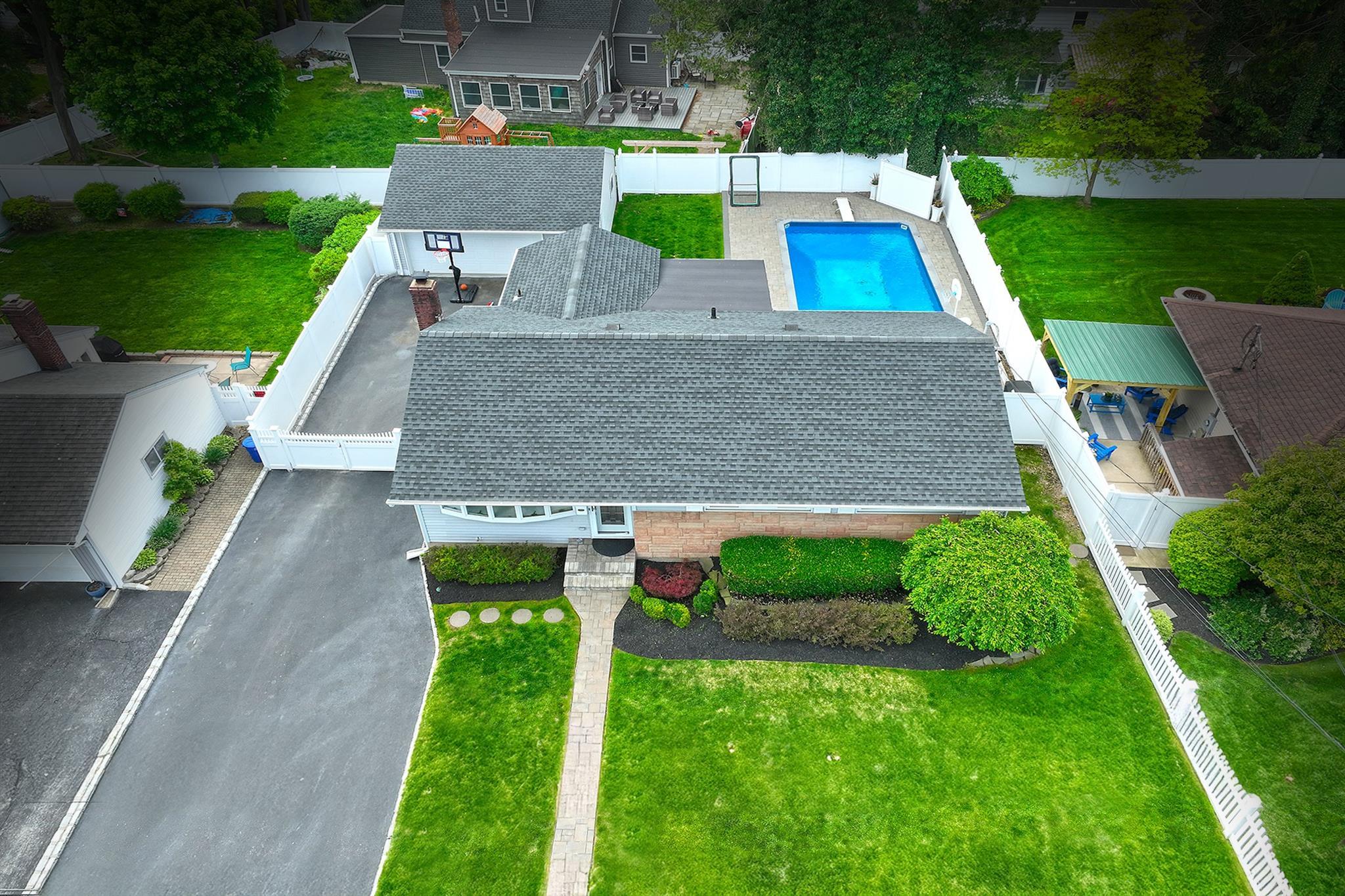 Single Family Park  Suffolk County, NY 11746, MLS-858336-2