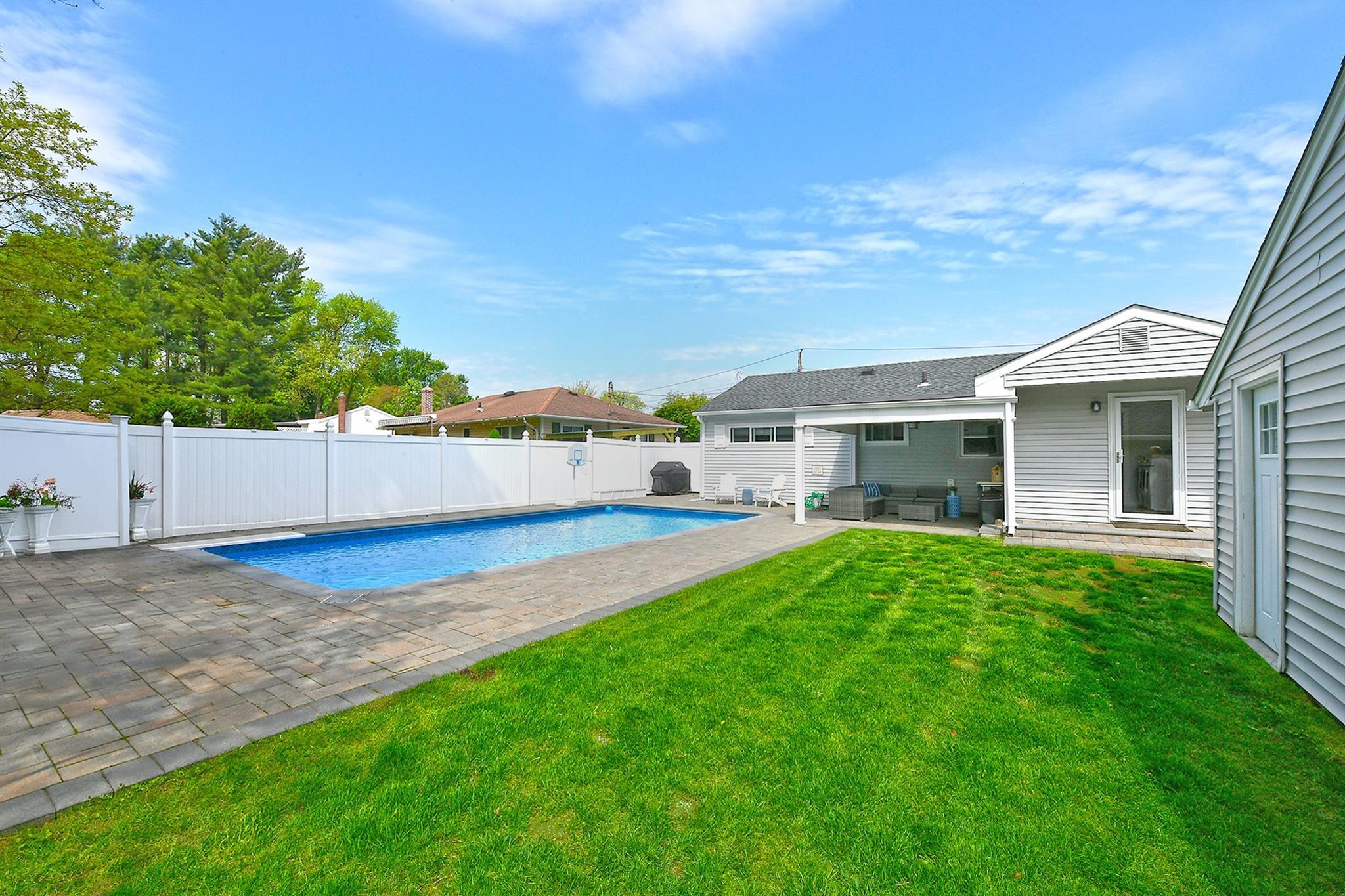 Single Family Park  Suffolk County, NY 11746, MLS-858336-23