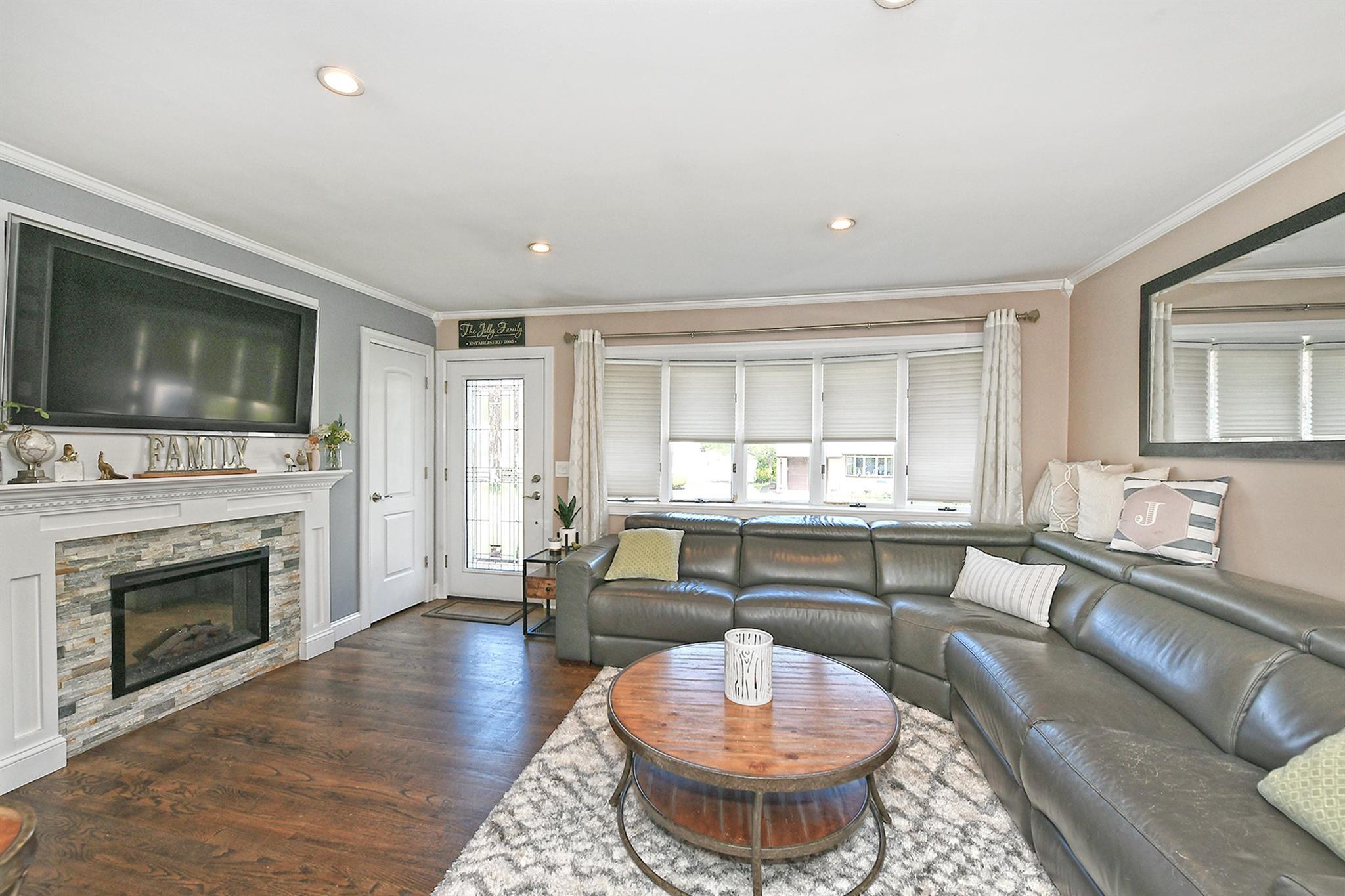 Single Family Park  Suffolk County, NY 11746, MLS-858336-5