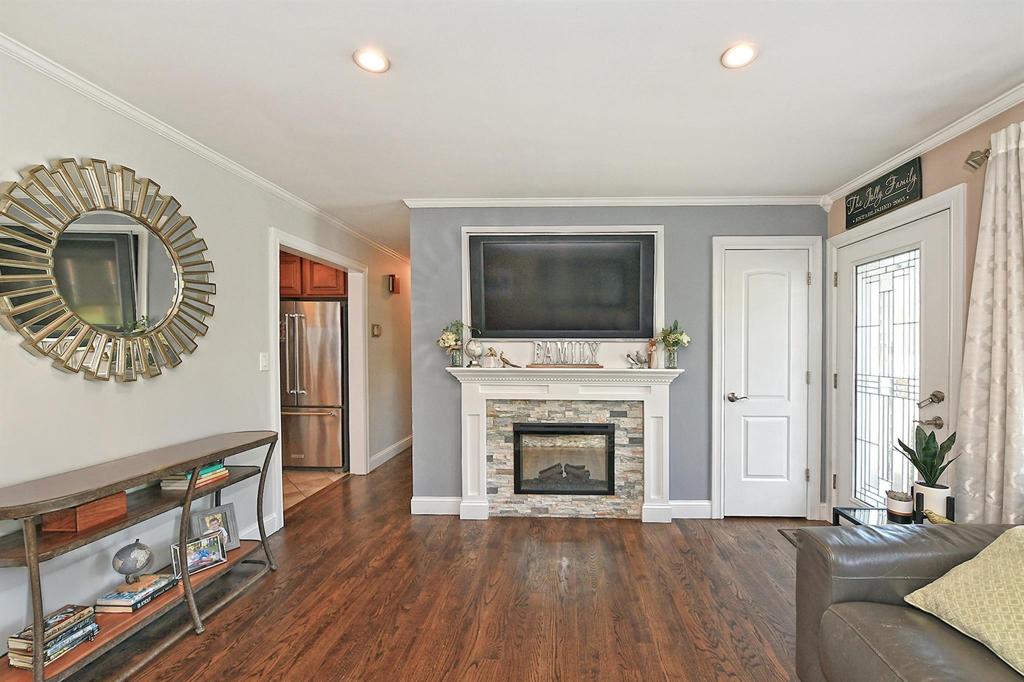 Single Family Park  Suffolk County, NY 11746, MLS-858336-6