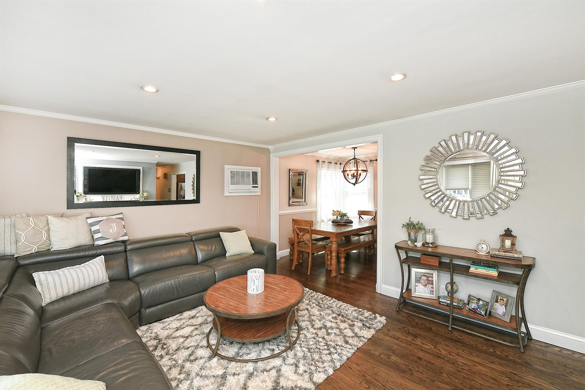 Single Family Park  Suffolk County, NY 11746, MLS-858336-7
