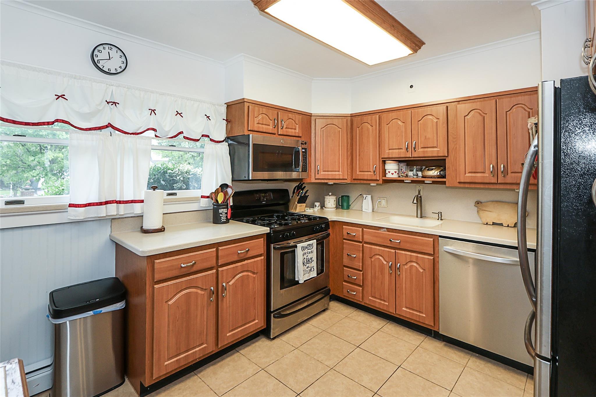 Single Family Collins  Nassau County, NY 11542, MLS-858345-5