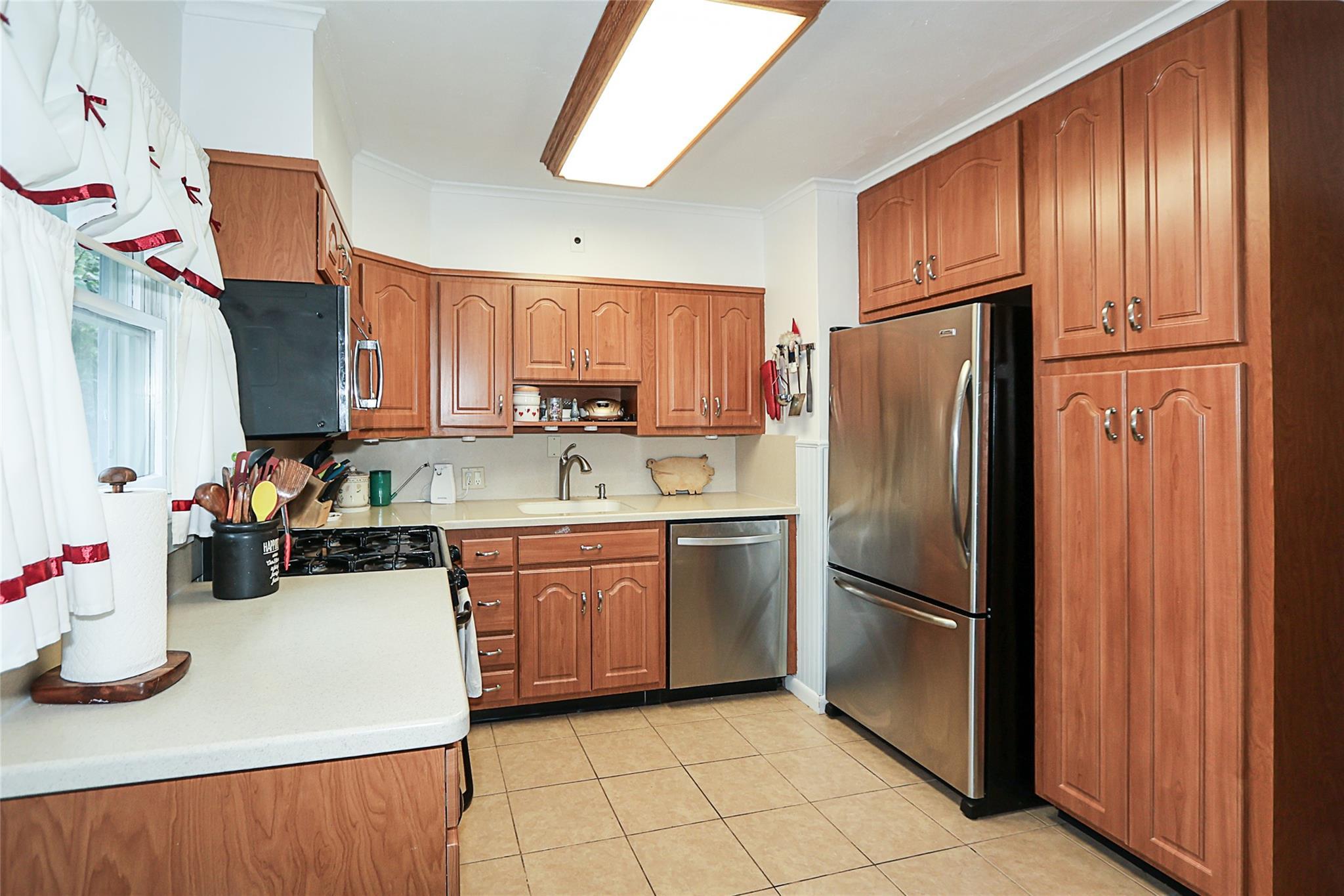 Single Family Collins  Nassau County, NY 11542, MLS-858345-7