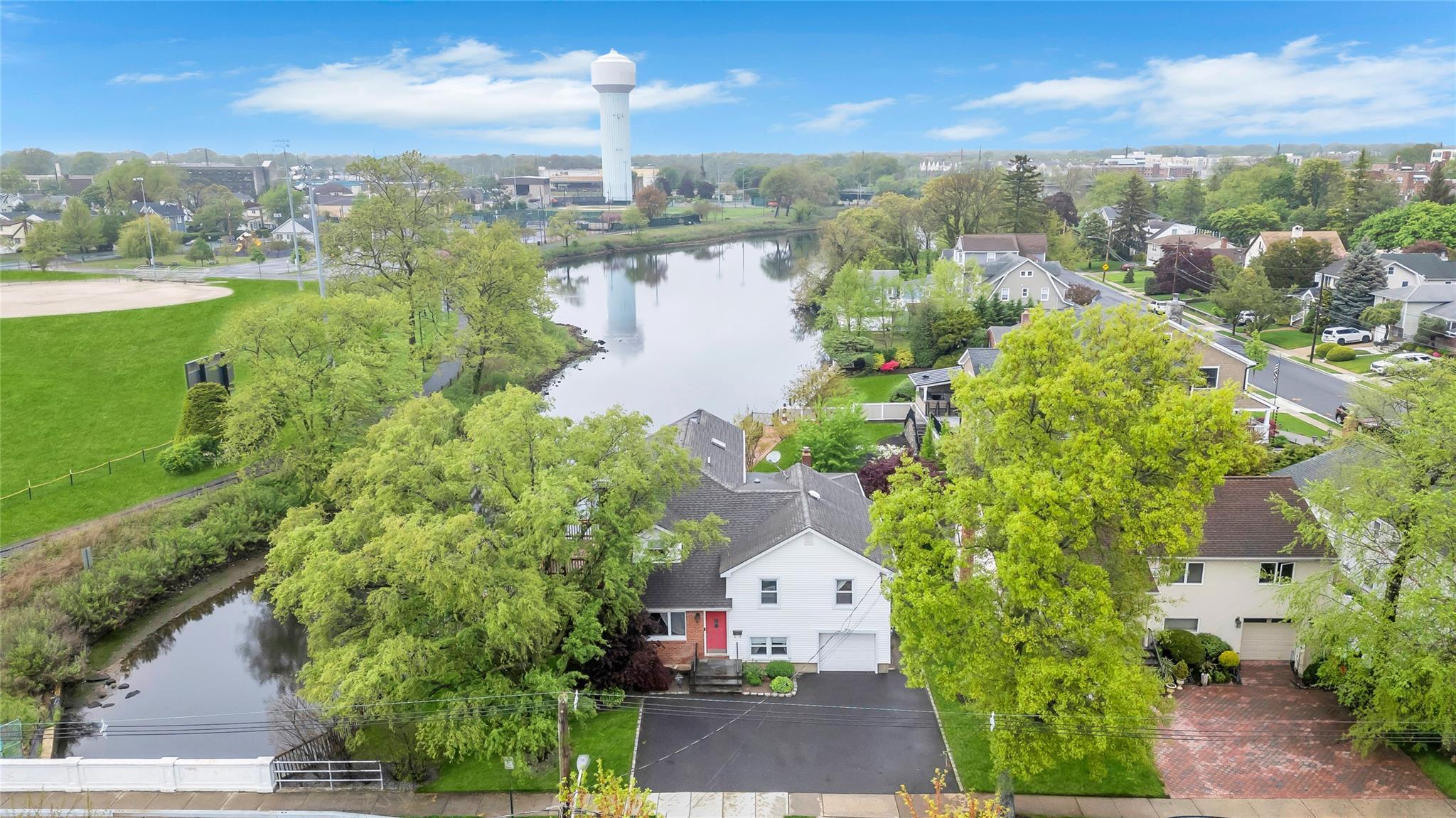 Single Family Park  Nassau County, NY 11570, MLS-858352-28